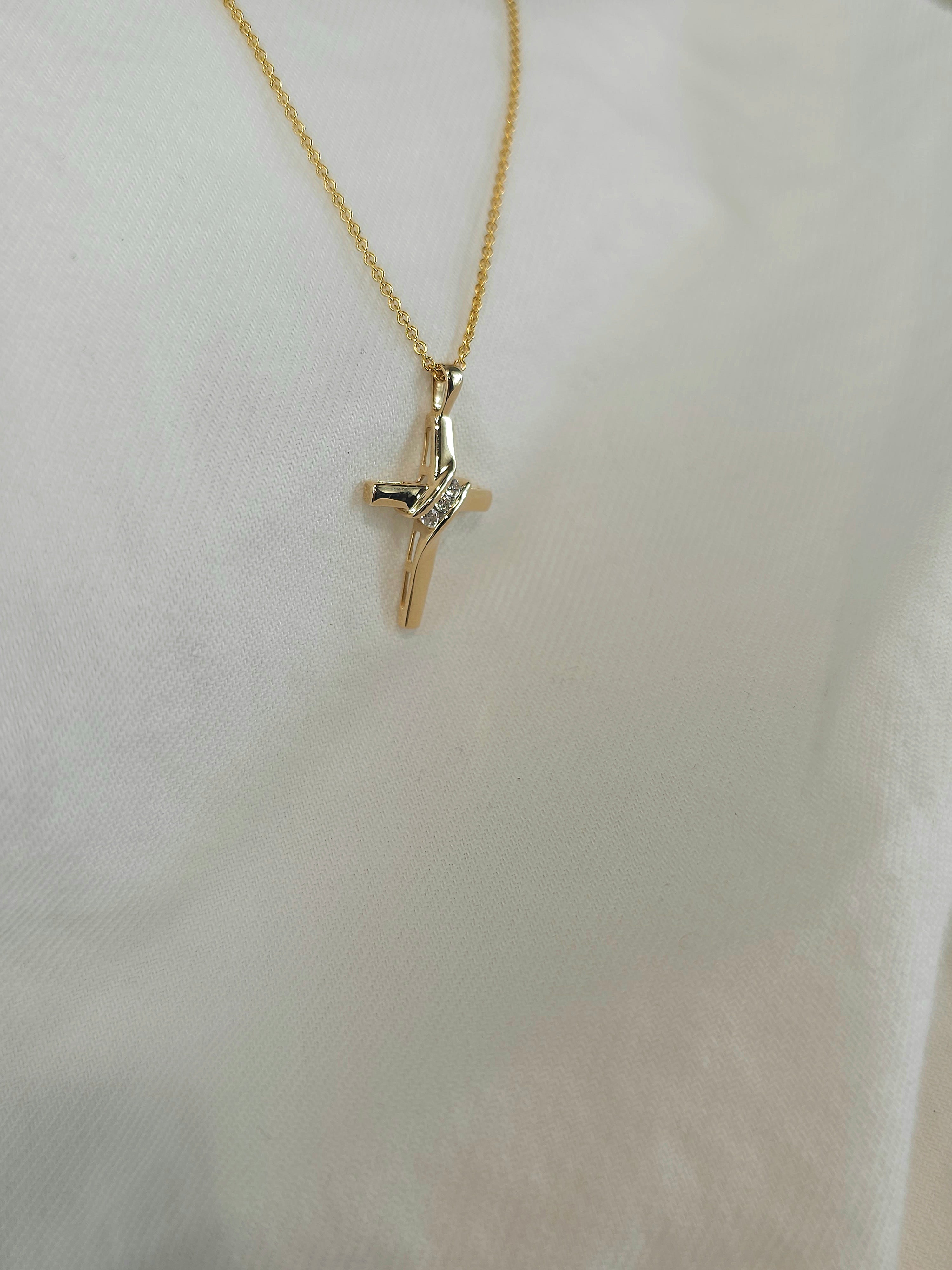 9ct gold diamond cross pendant