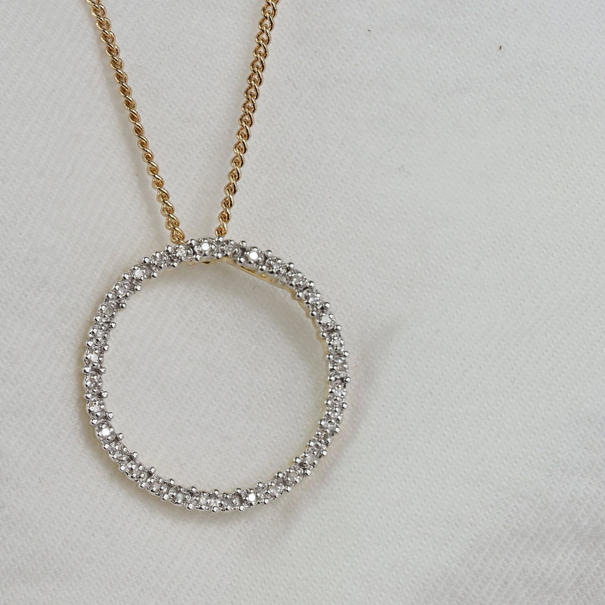 9ct Yellow Gold Diamond Circle Pendant, 0.10ct Total