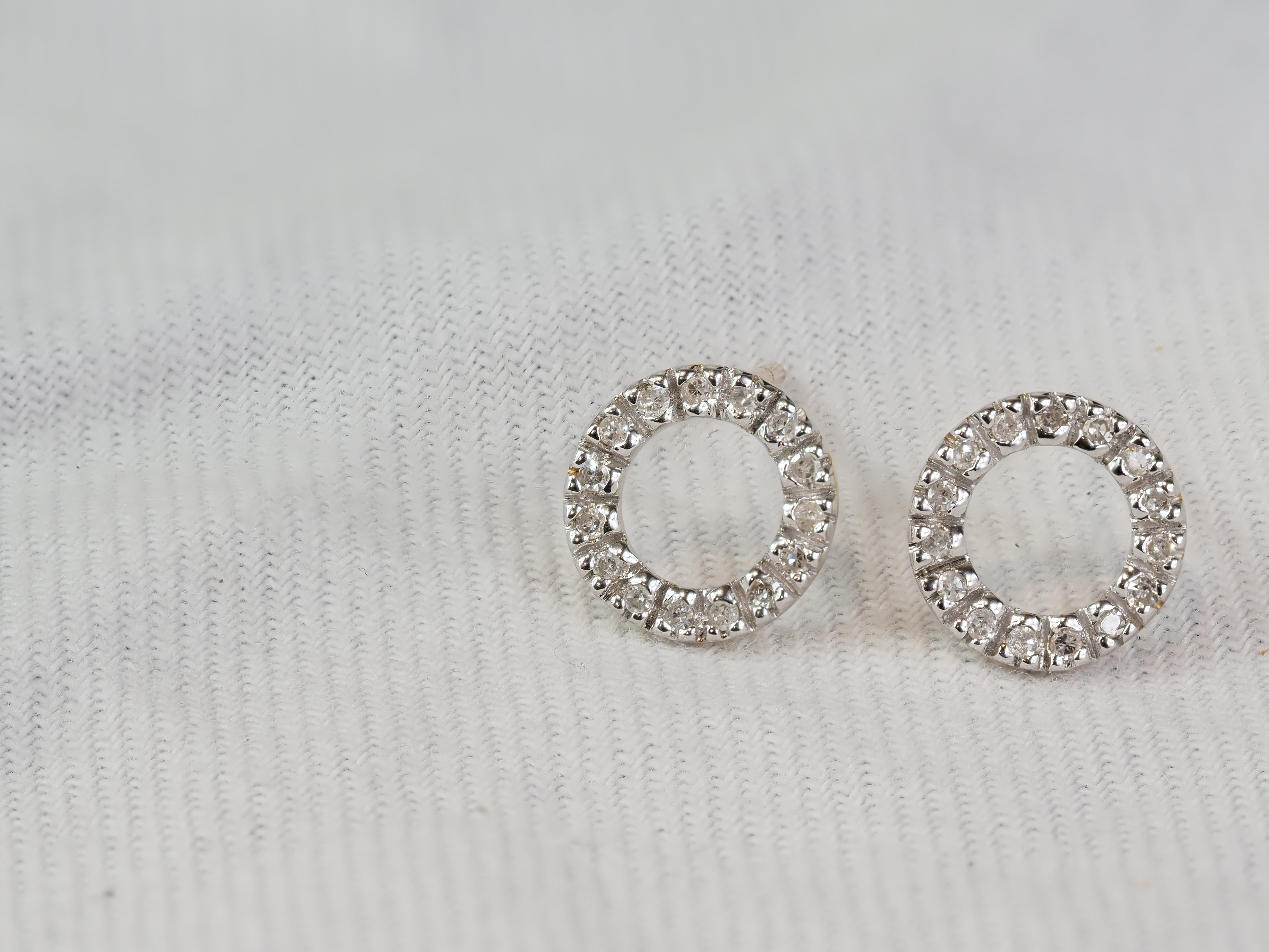 9ct Yellow Gold Diamond Circle Stud Earrings