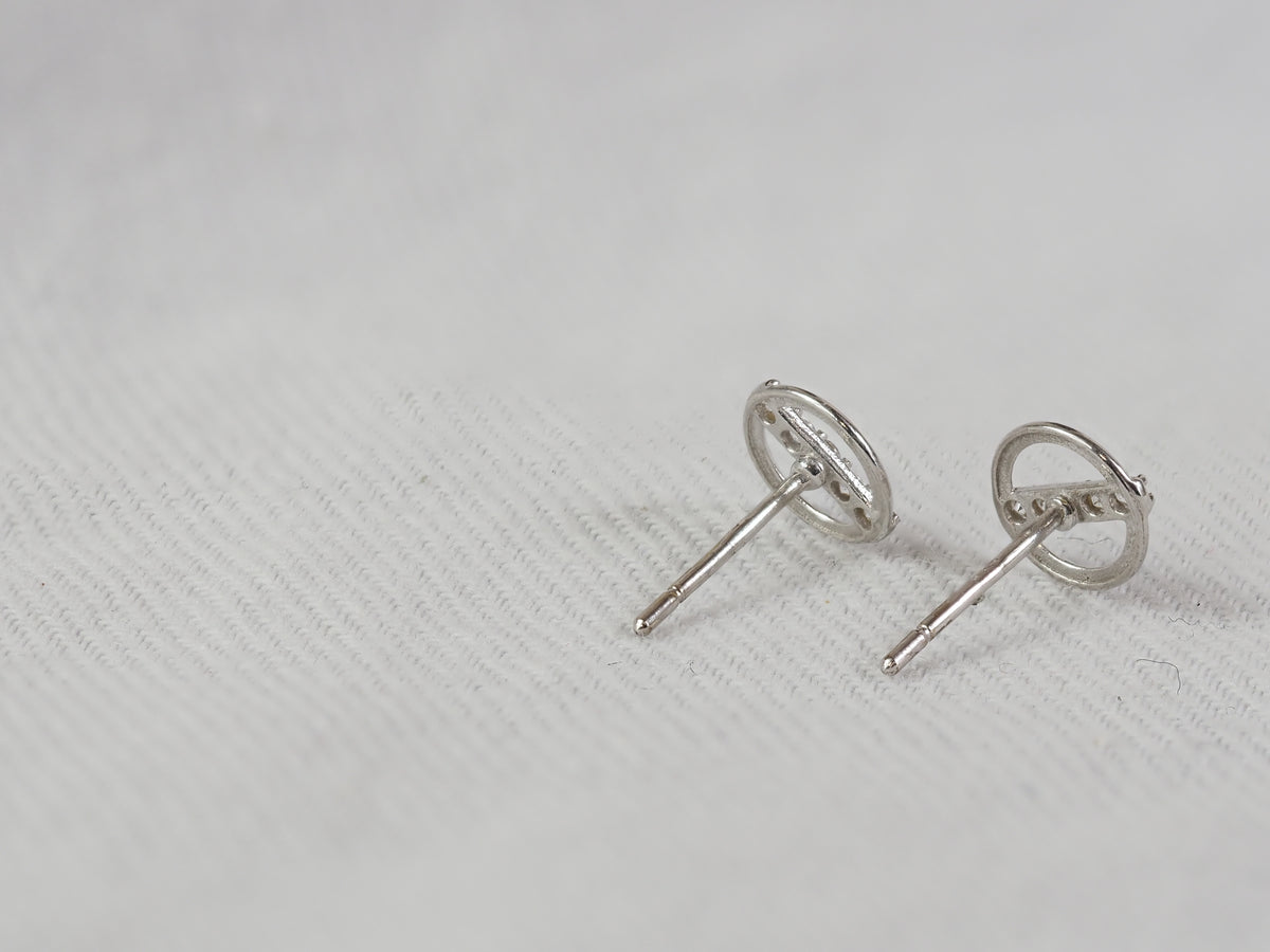 9ct White Gold Circle Stud Earrings