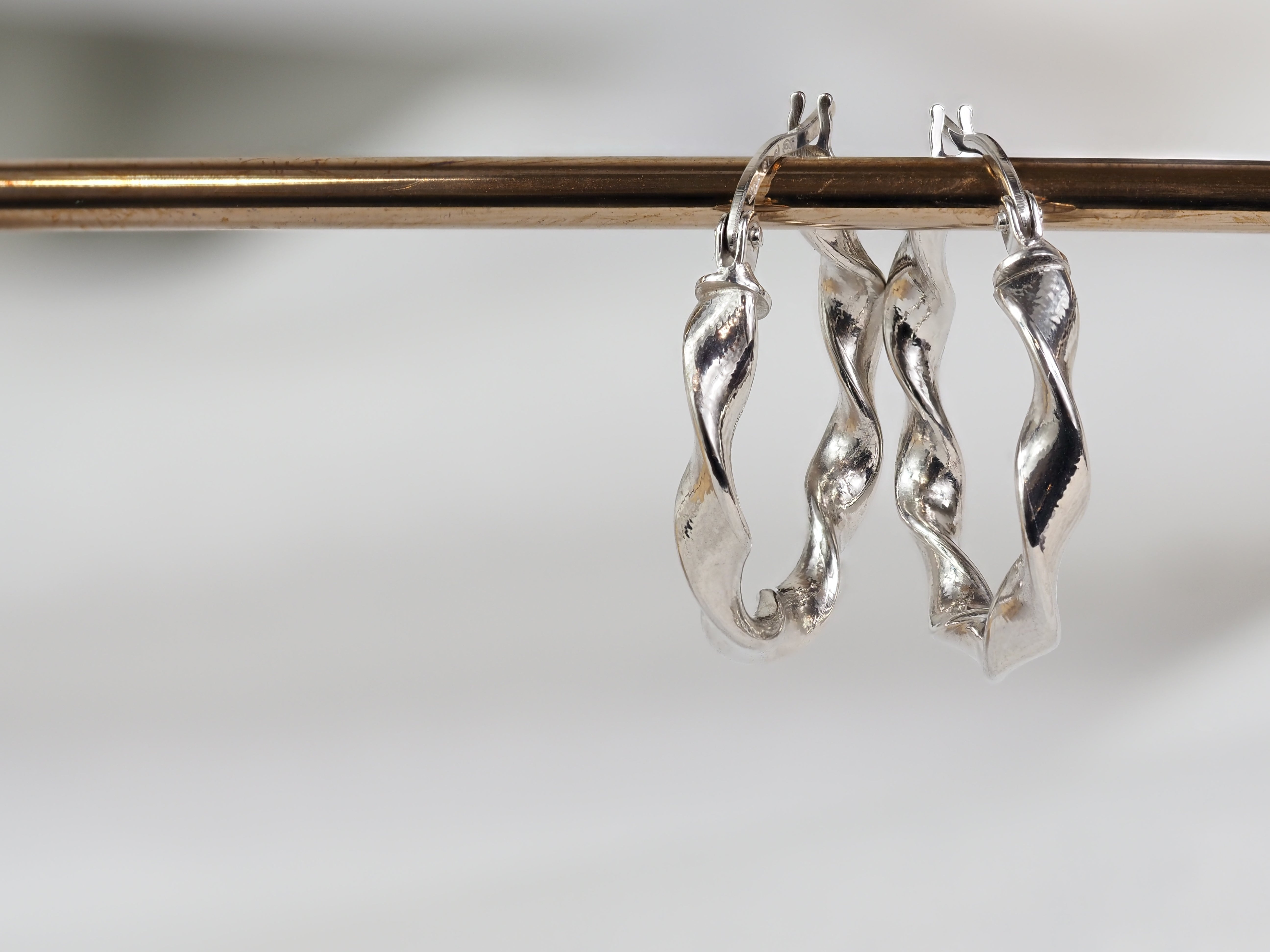 9ct White Gold Twist Hoop Earrings