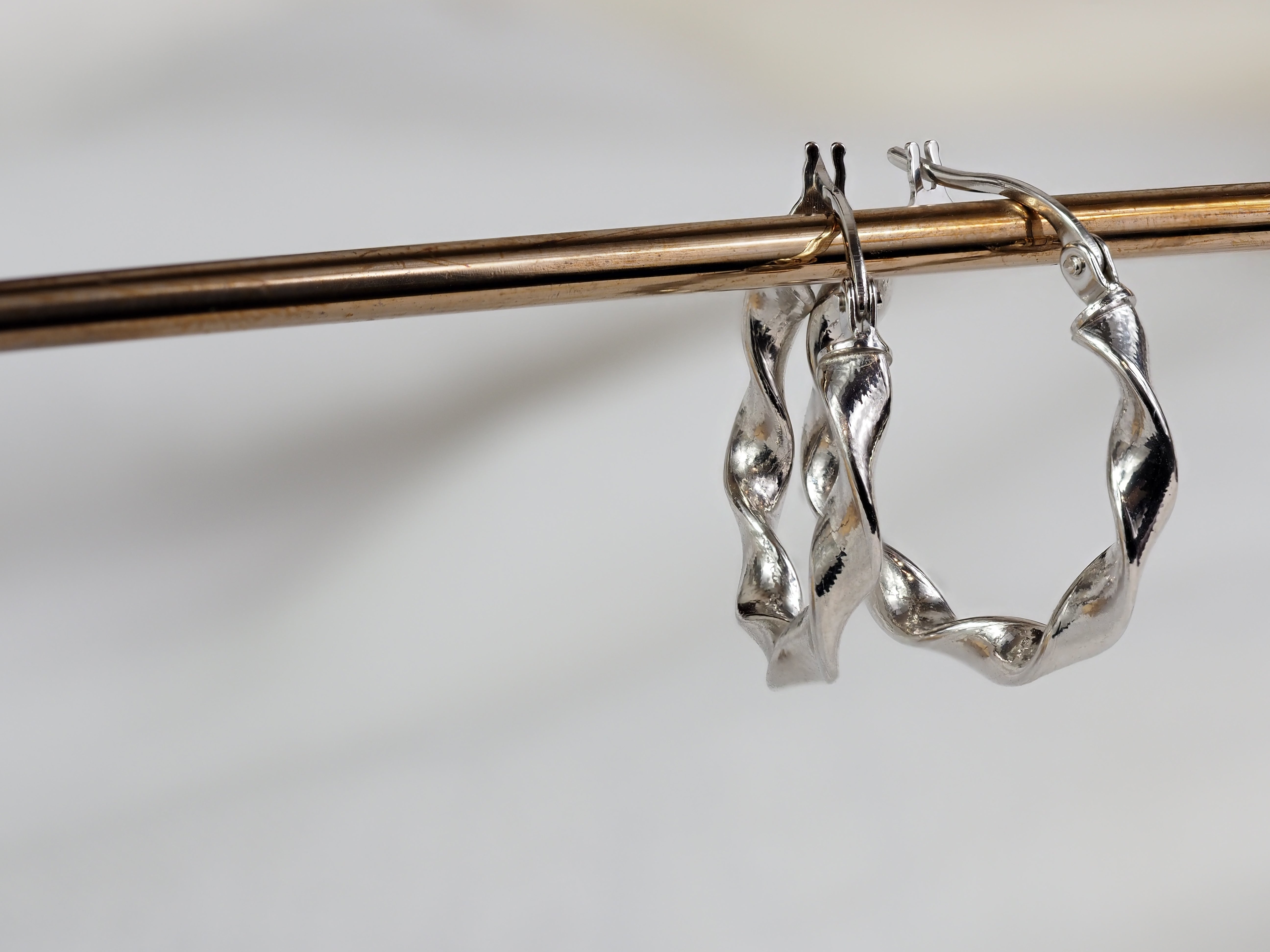 9ct White Gold Twist Hoop Earrings