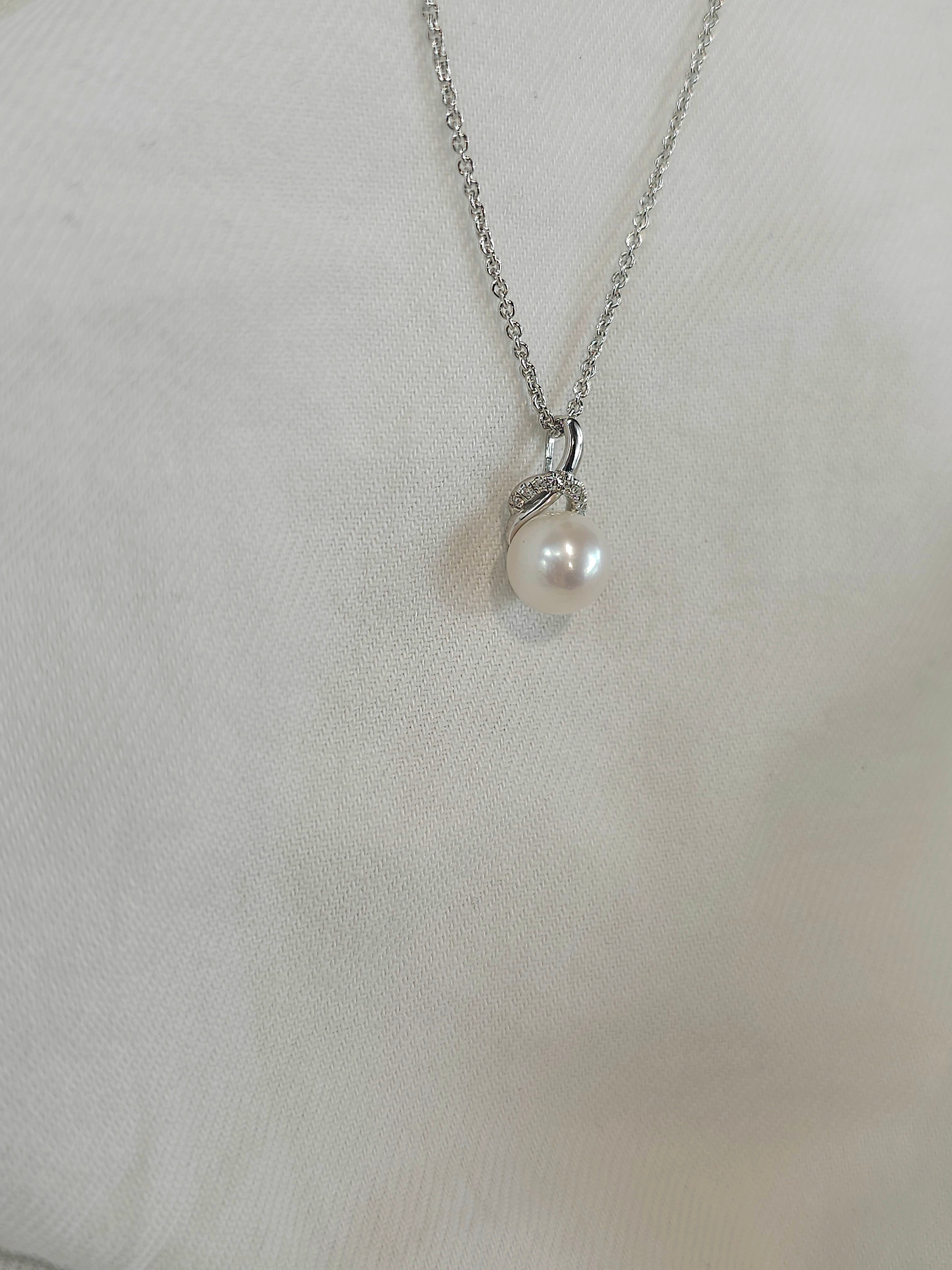 9ct white gold pearl and diamond slider pendant