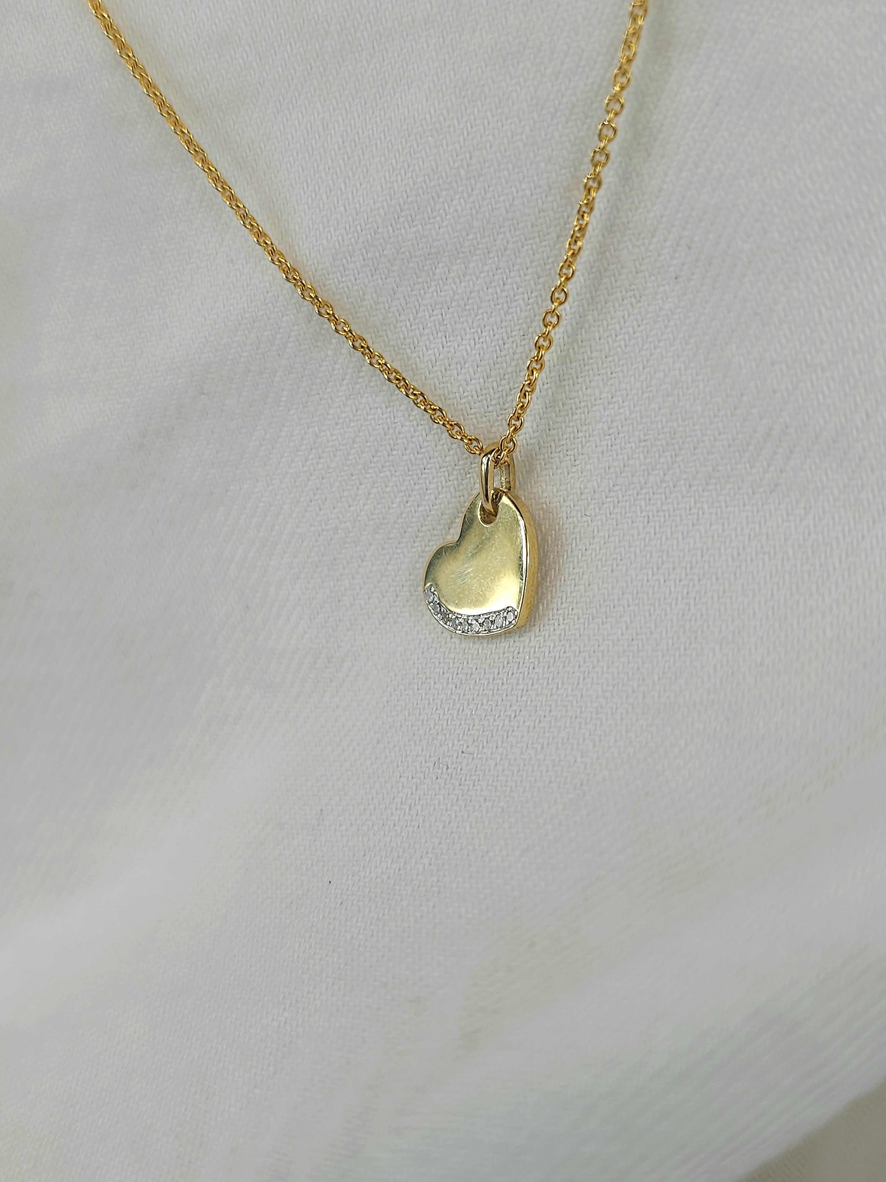9ct 0.03ct diamond eangravable pendant