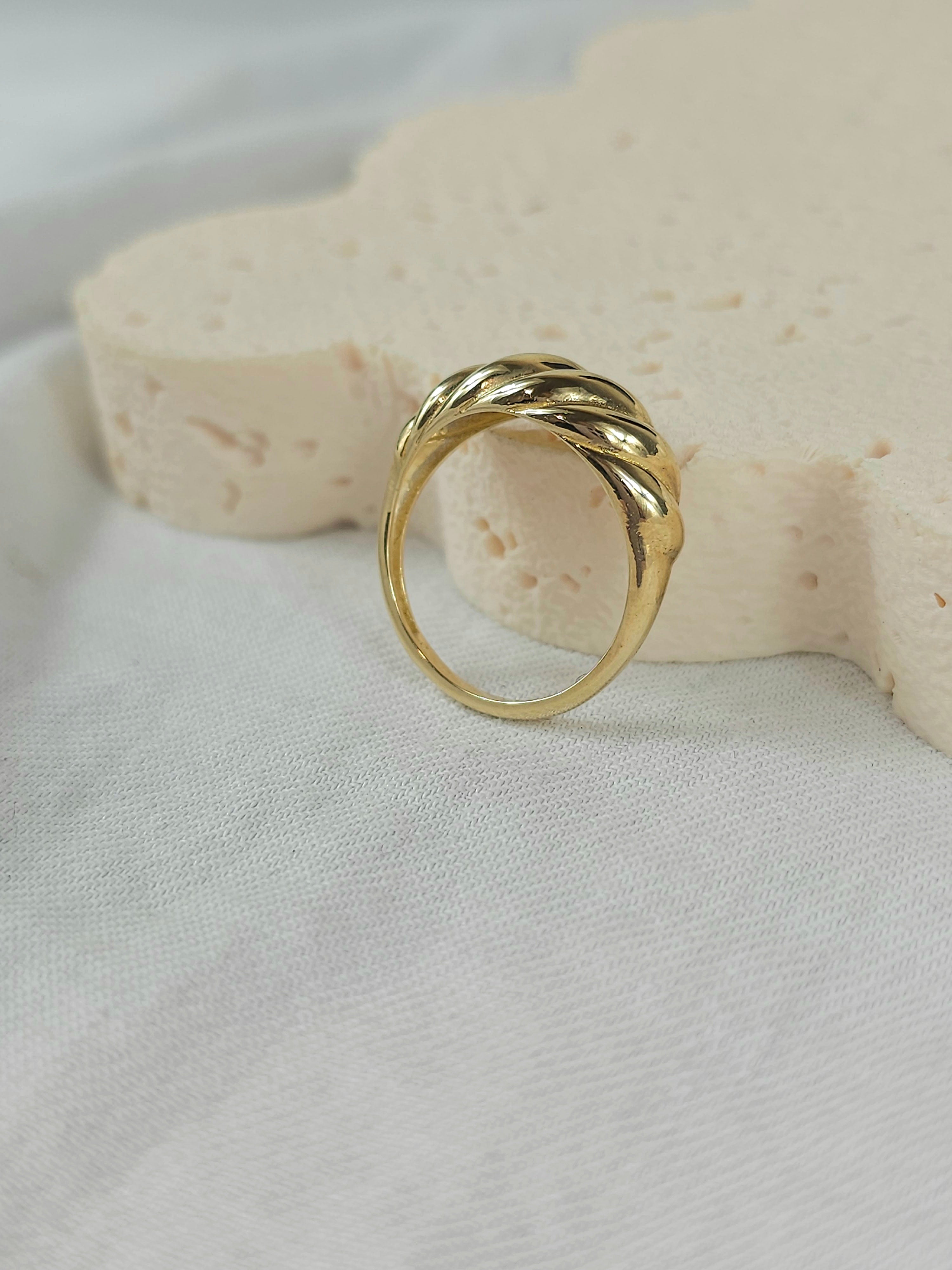 9ct Yellow Gold Croissant Ring