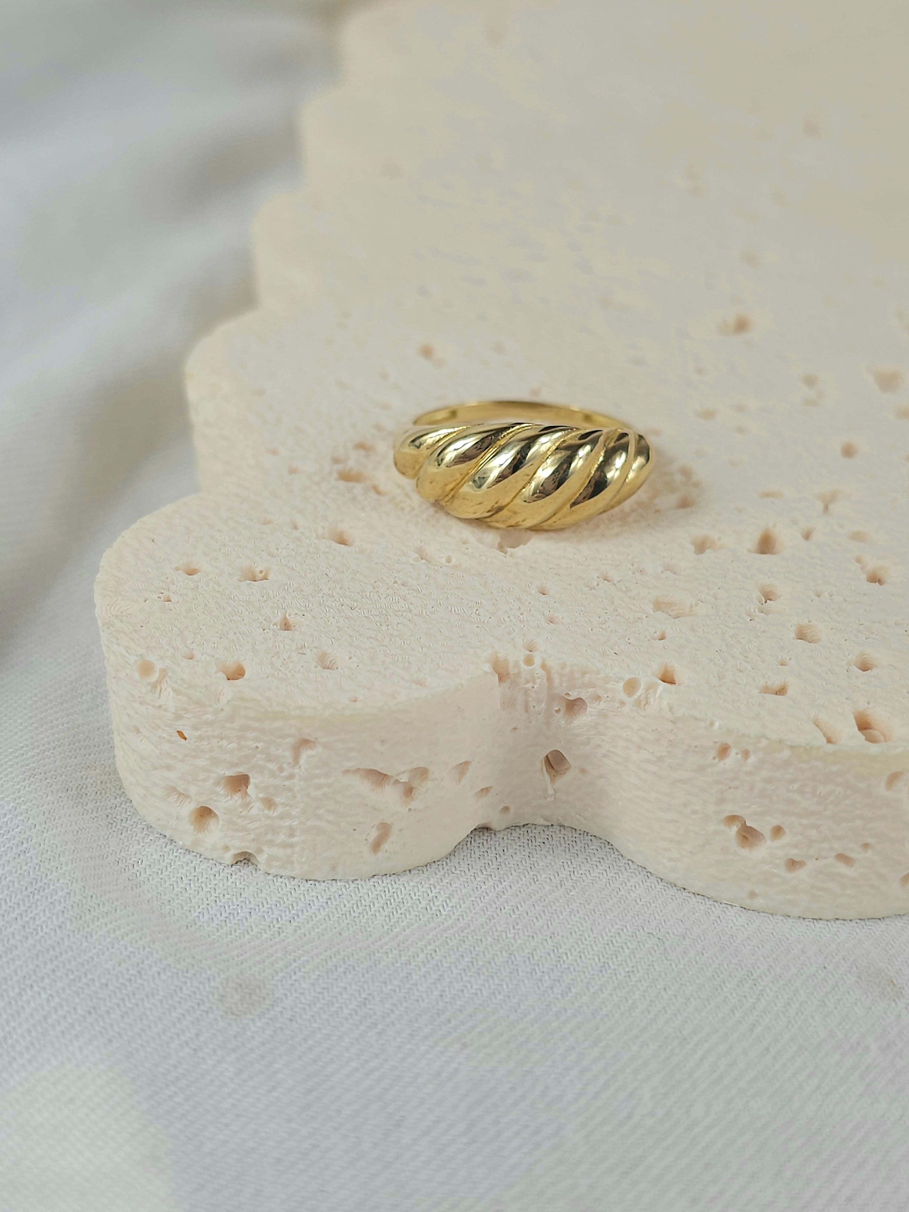 9ct Yellow Gold Croissant Ring