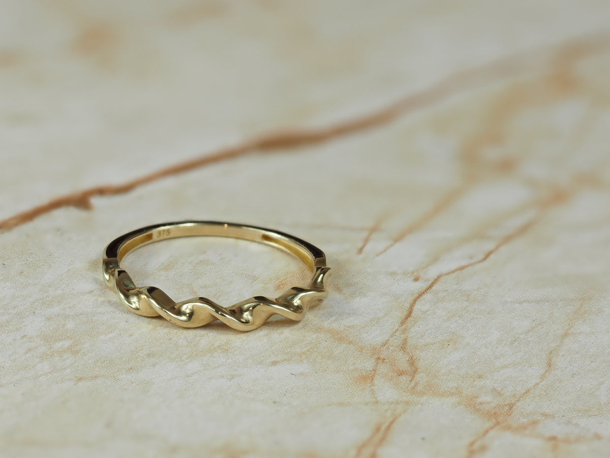 9ct Yellow Gold Twist Band Ring
