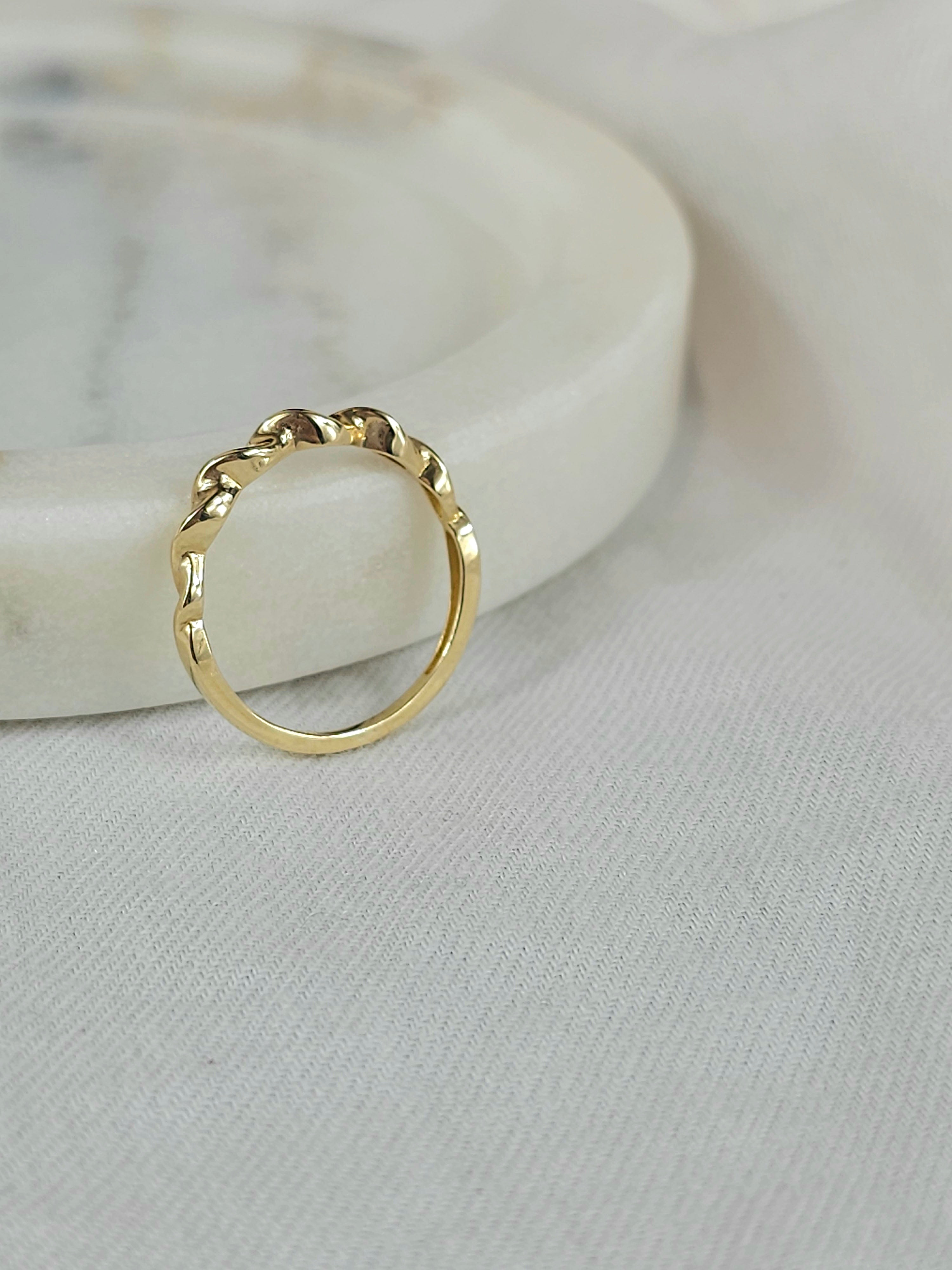 9ct Yellow Gold Twist Band Ring