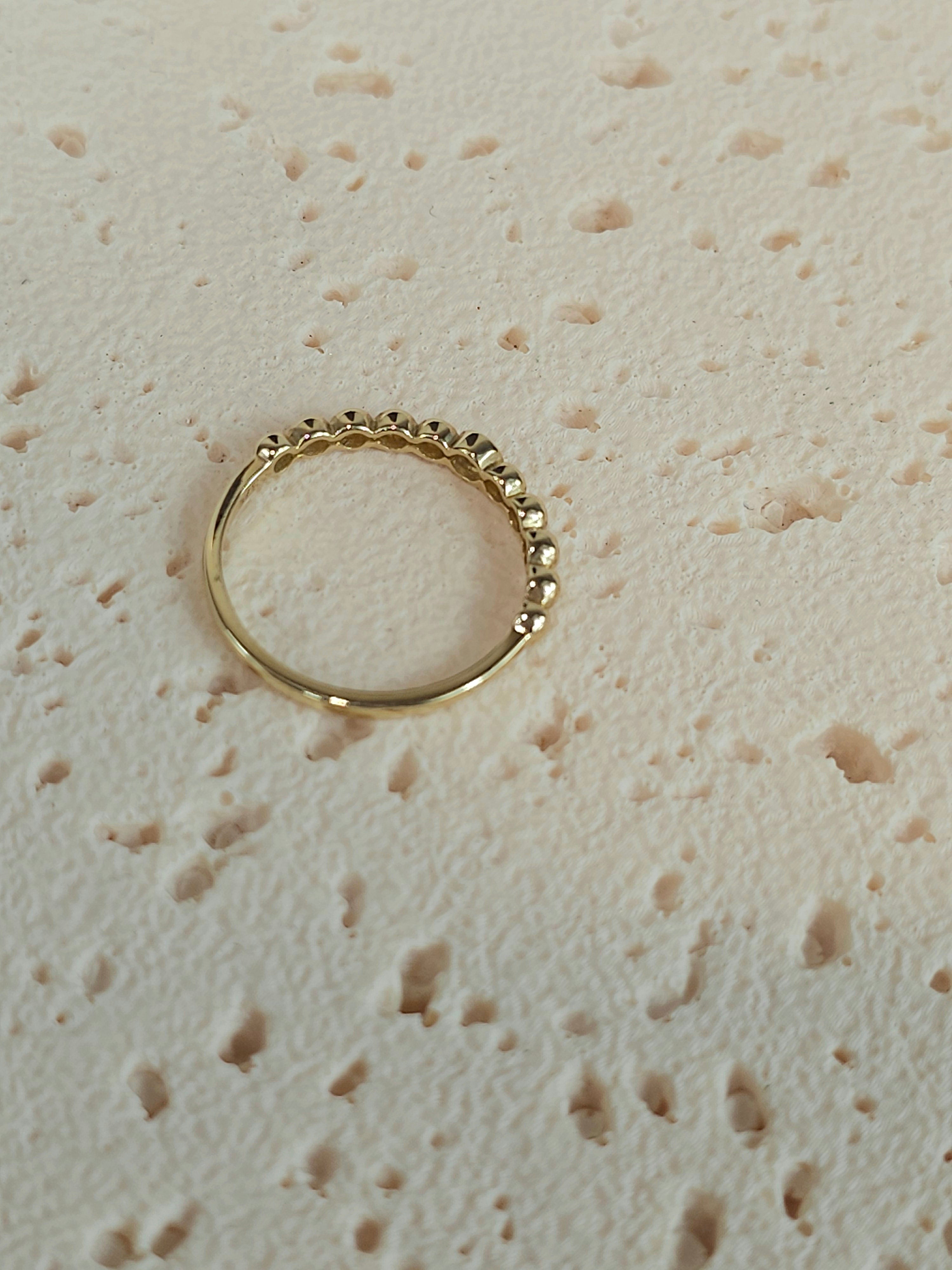 9ct bubble ring with cubic zirconia