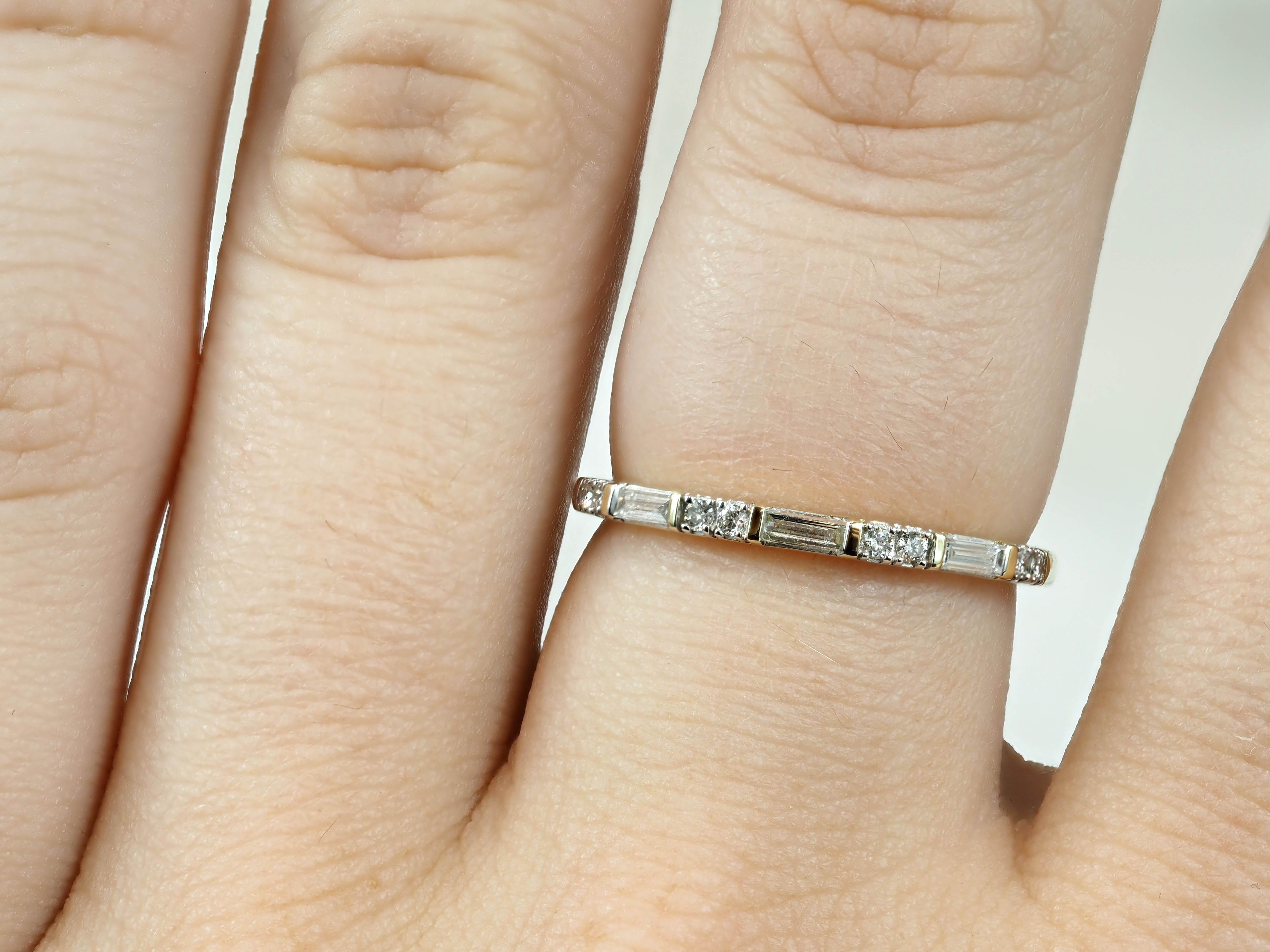 9ct Yellow Gold Round and Baguette Diamond Ring, 0.15ct Total