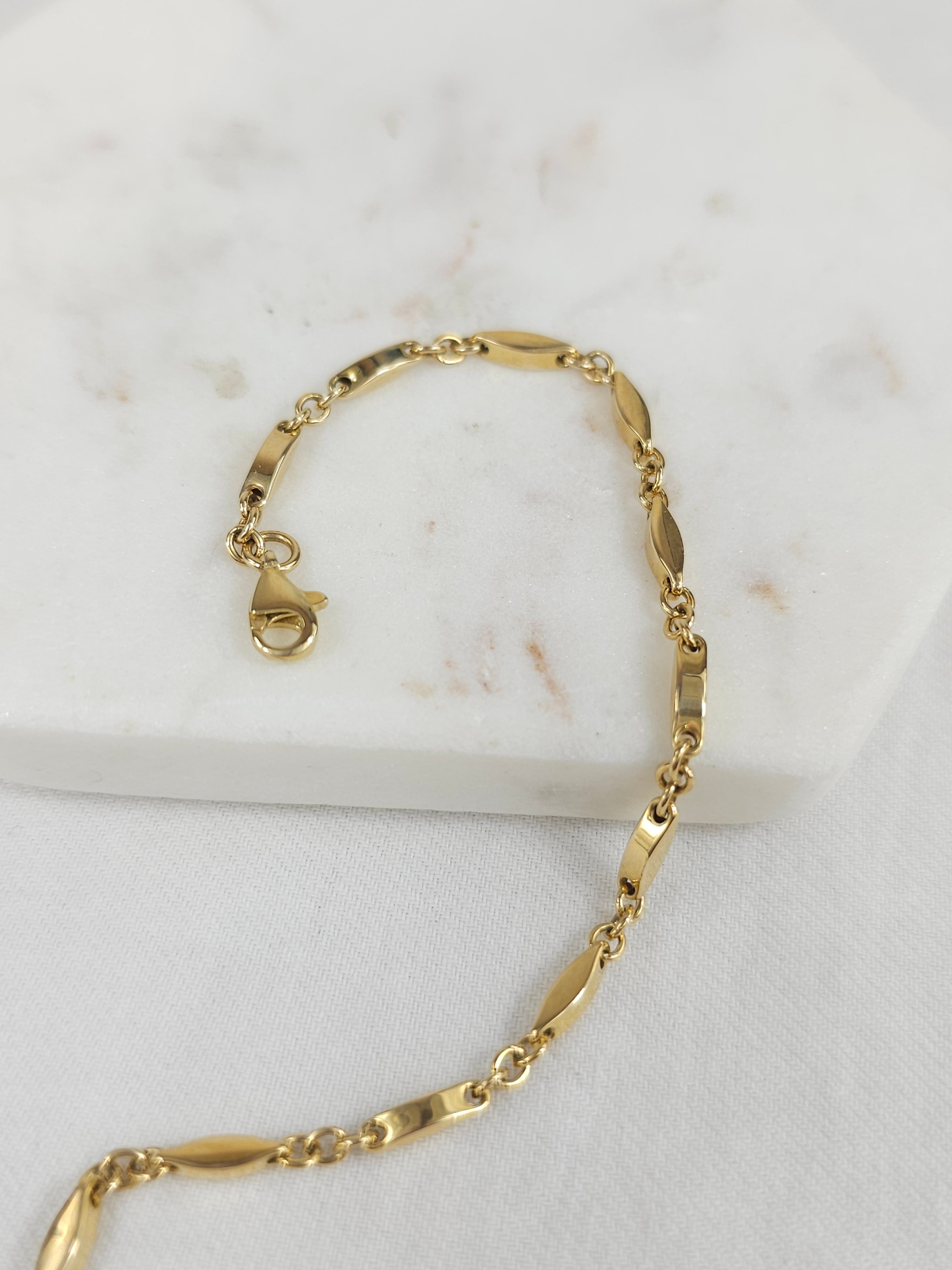 9ct Yellow Gold Marquise shaped fancy link bracelet