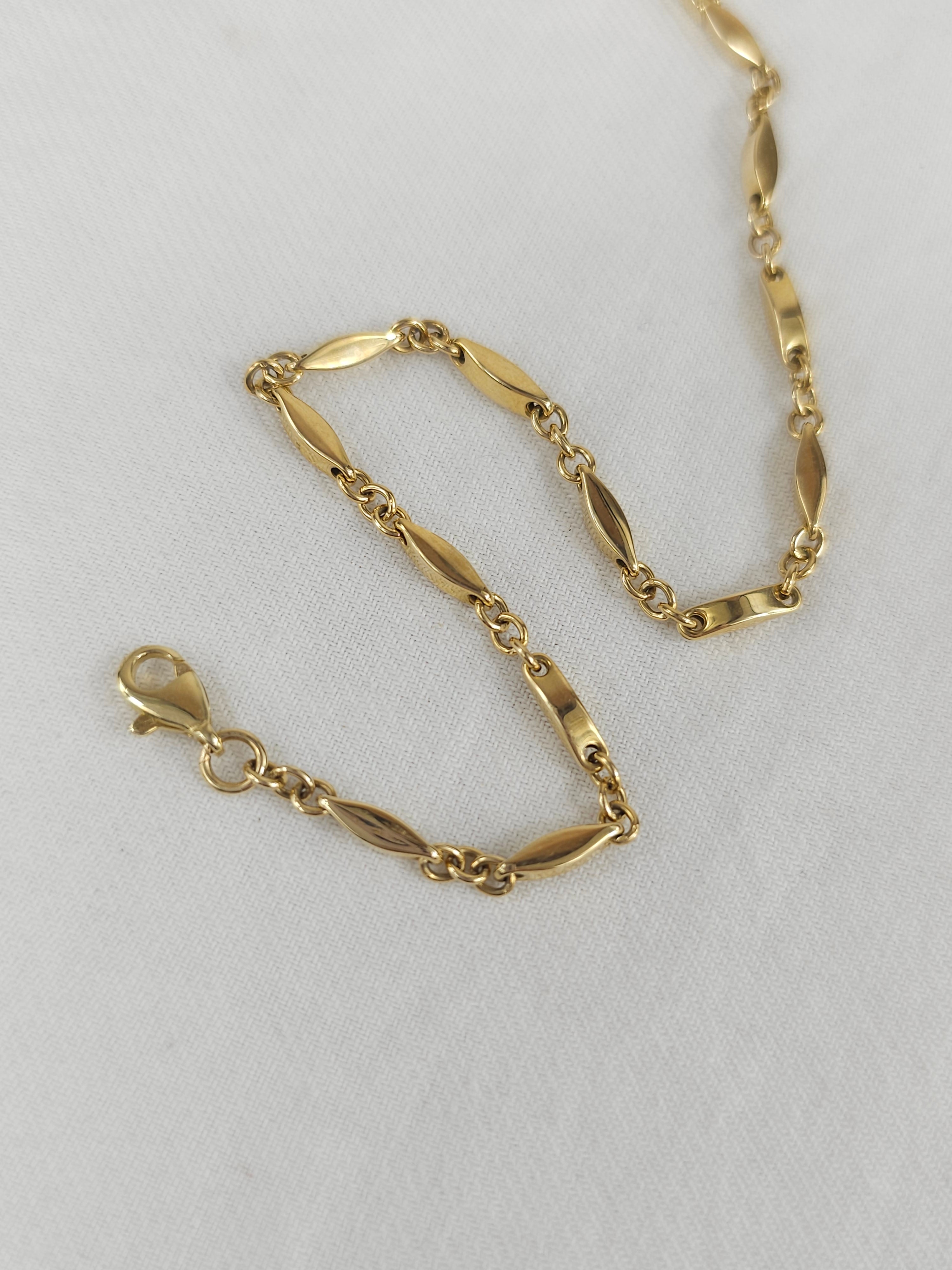 9ct Yellow Gold Marquise shaped fancy link bracelet