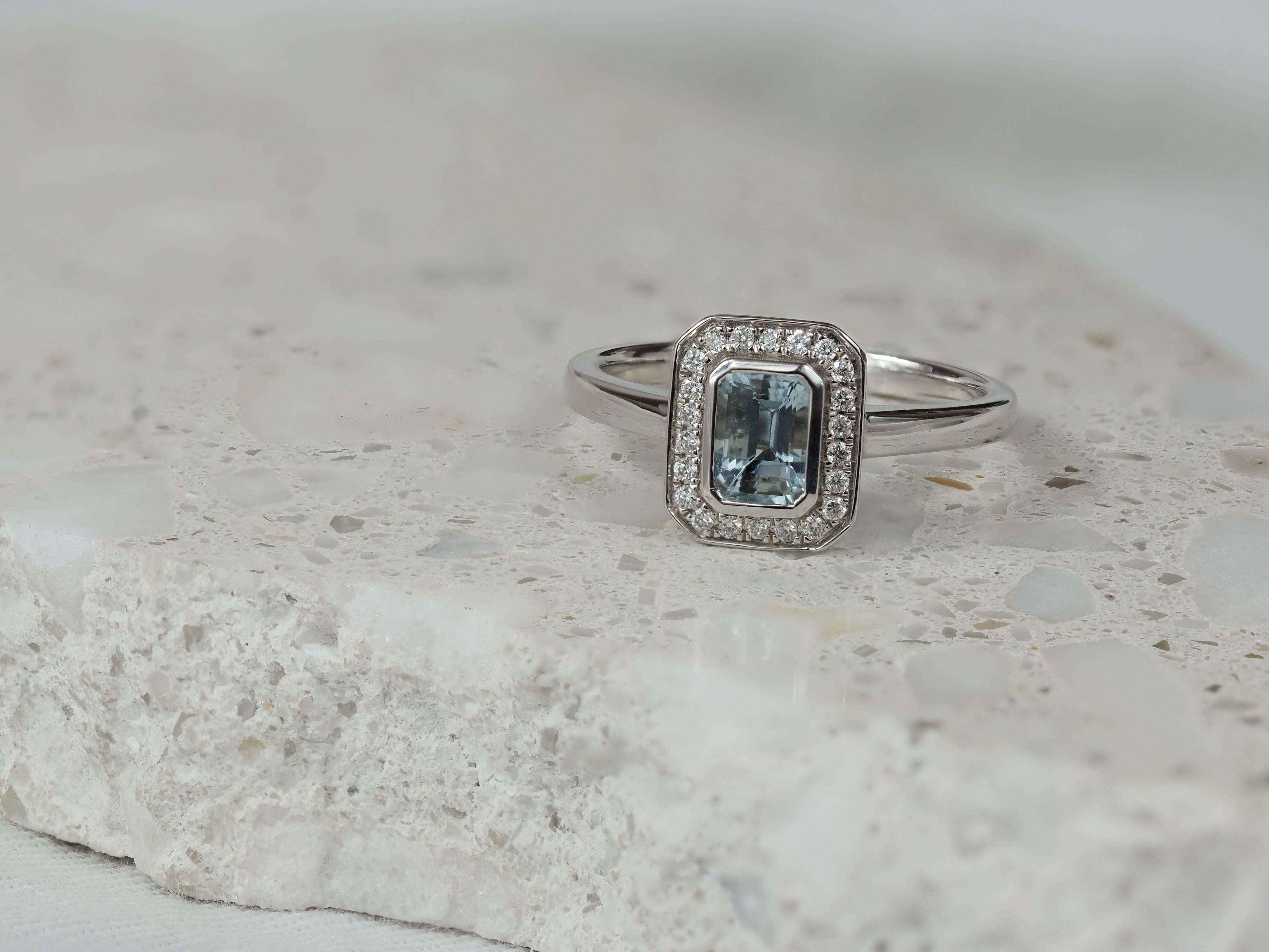 18ct White Gold Aquamarine and Diamond ring
