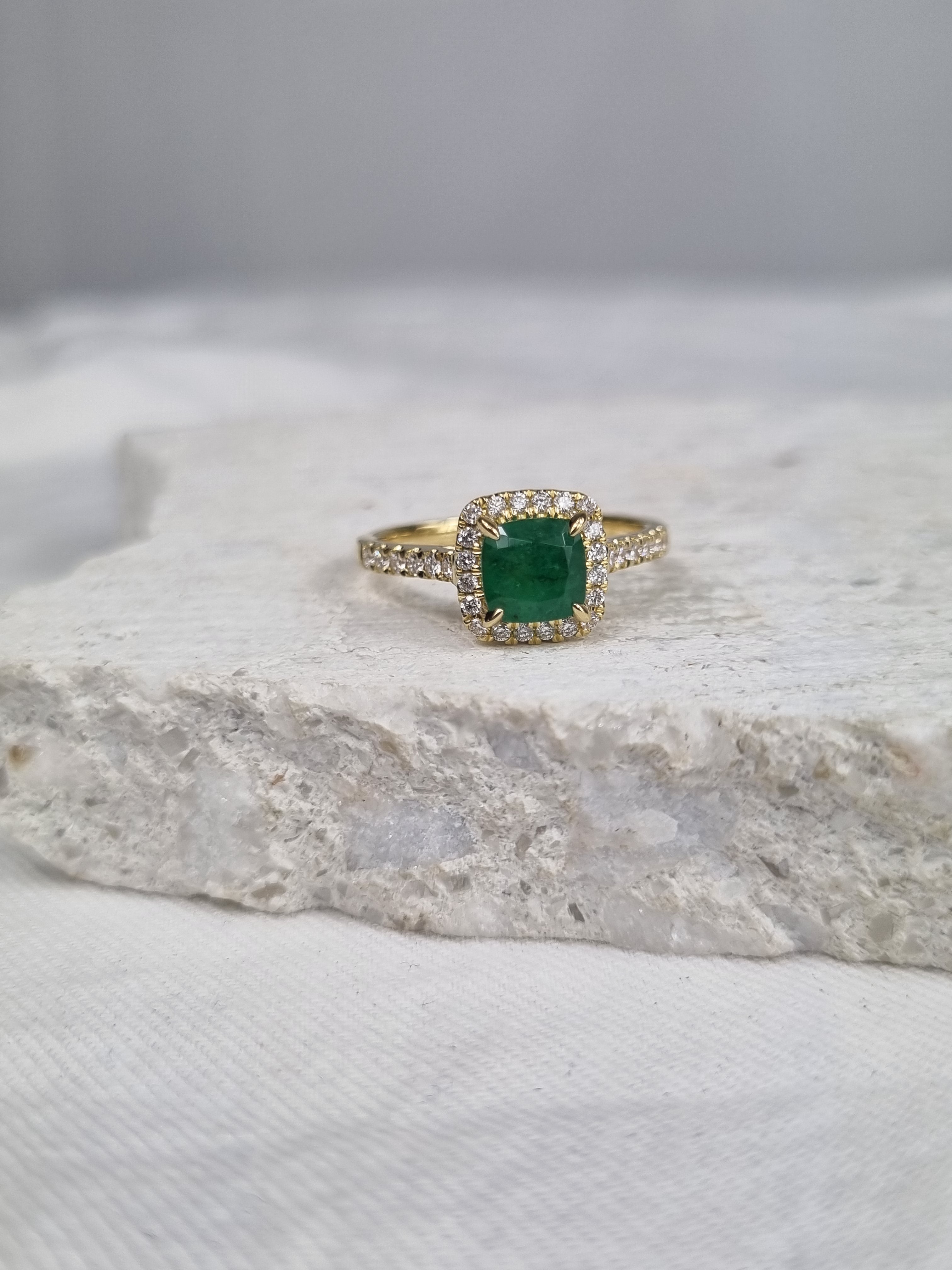 18ct Yellow Gold Emerald and Diamond ring