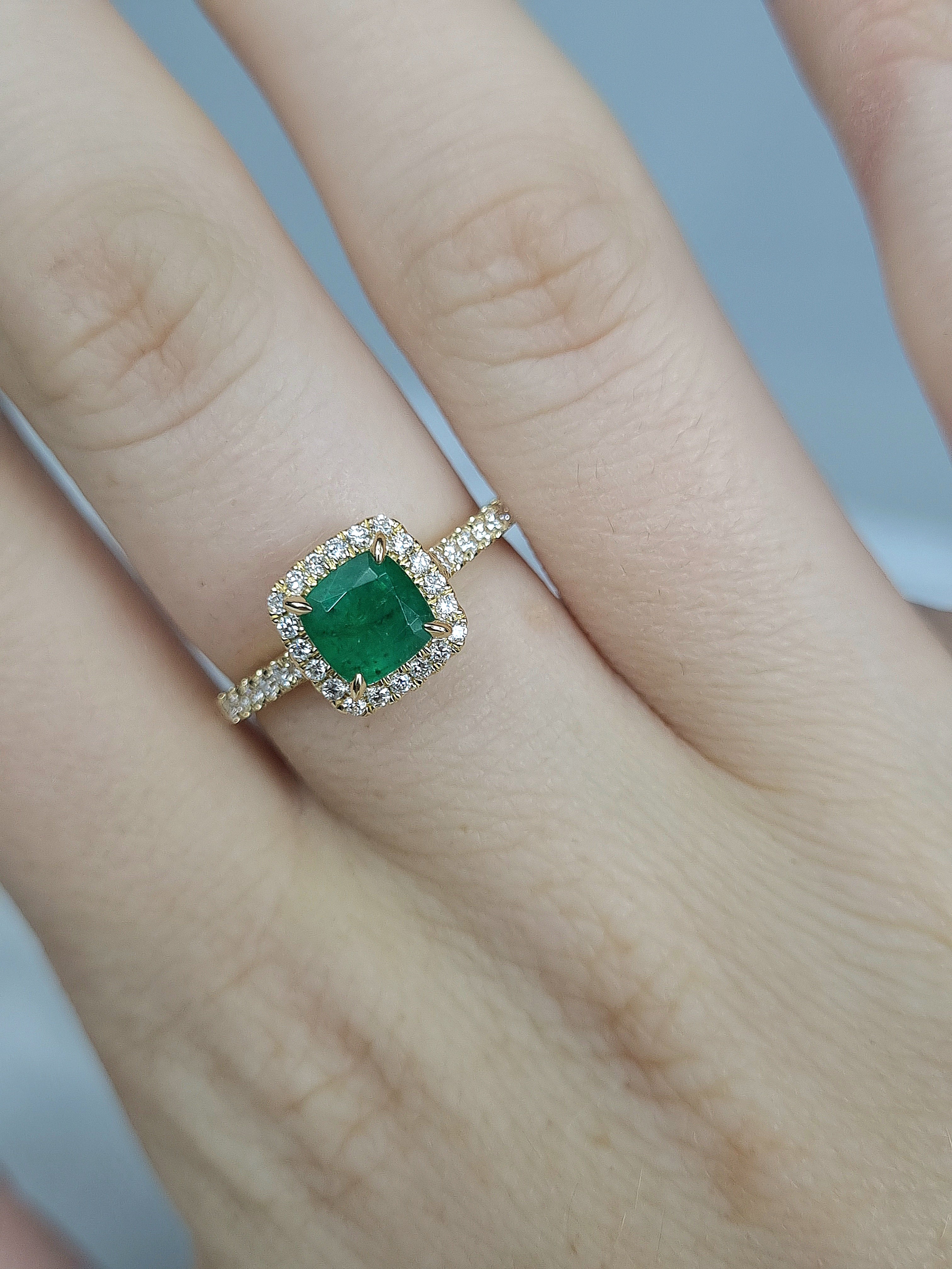 18ct Yellow Gold Emerald and Diamond ring