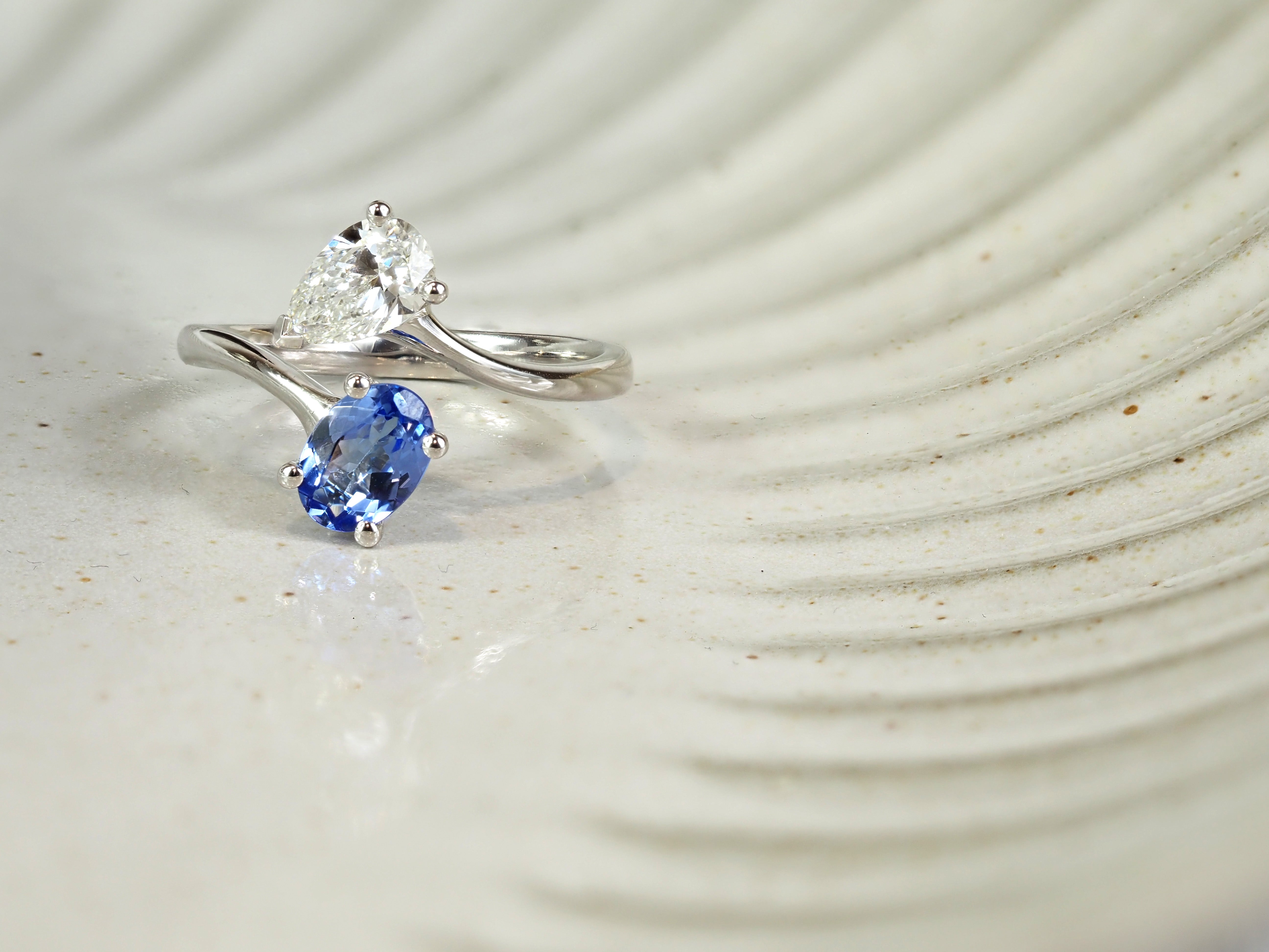 14ct White Gold Tanzanite and Pear-Cut Lab-Grown Diamond Toi et Moi Ring