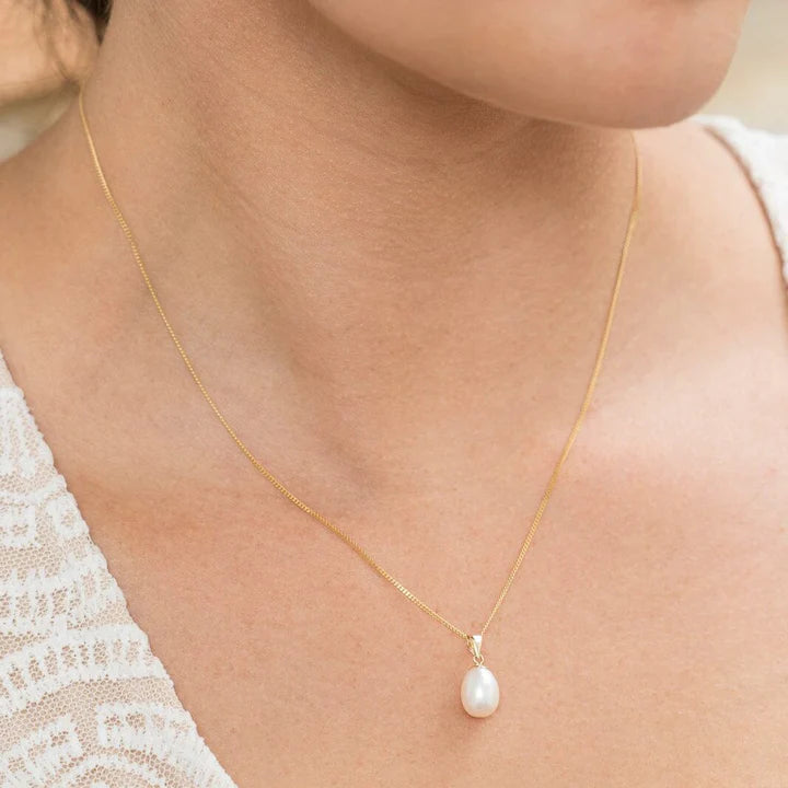 9ct Yellow Gold 8mm Freshwater Pearl pendant
