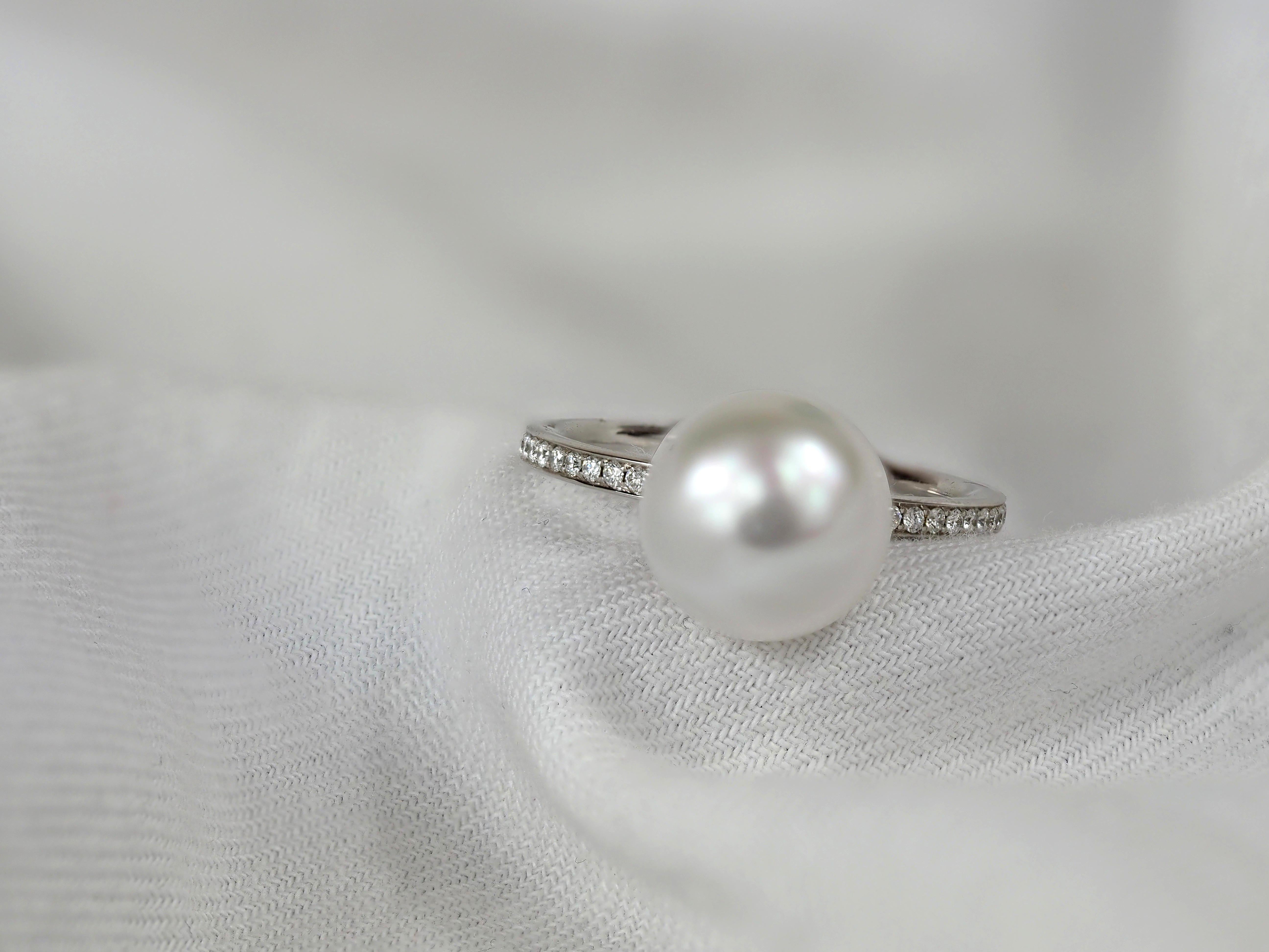Autore 18ct White Gold South Sea Pearl and Diamond Ring, 10mm