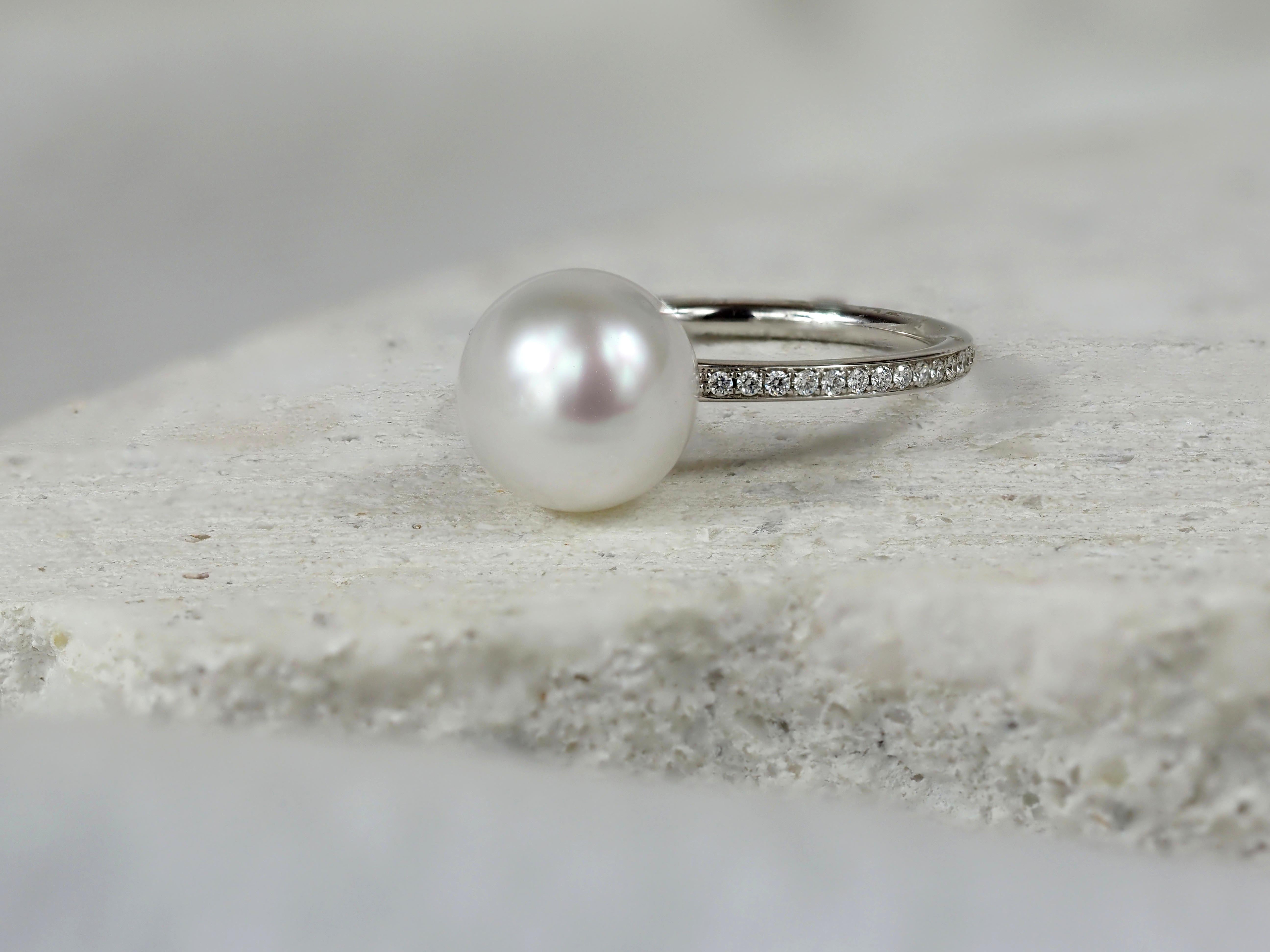 Autore 18ct White Gold South Sea Pearl and Diamond Ring, 10mm