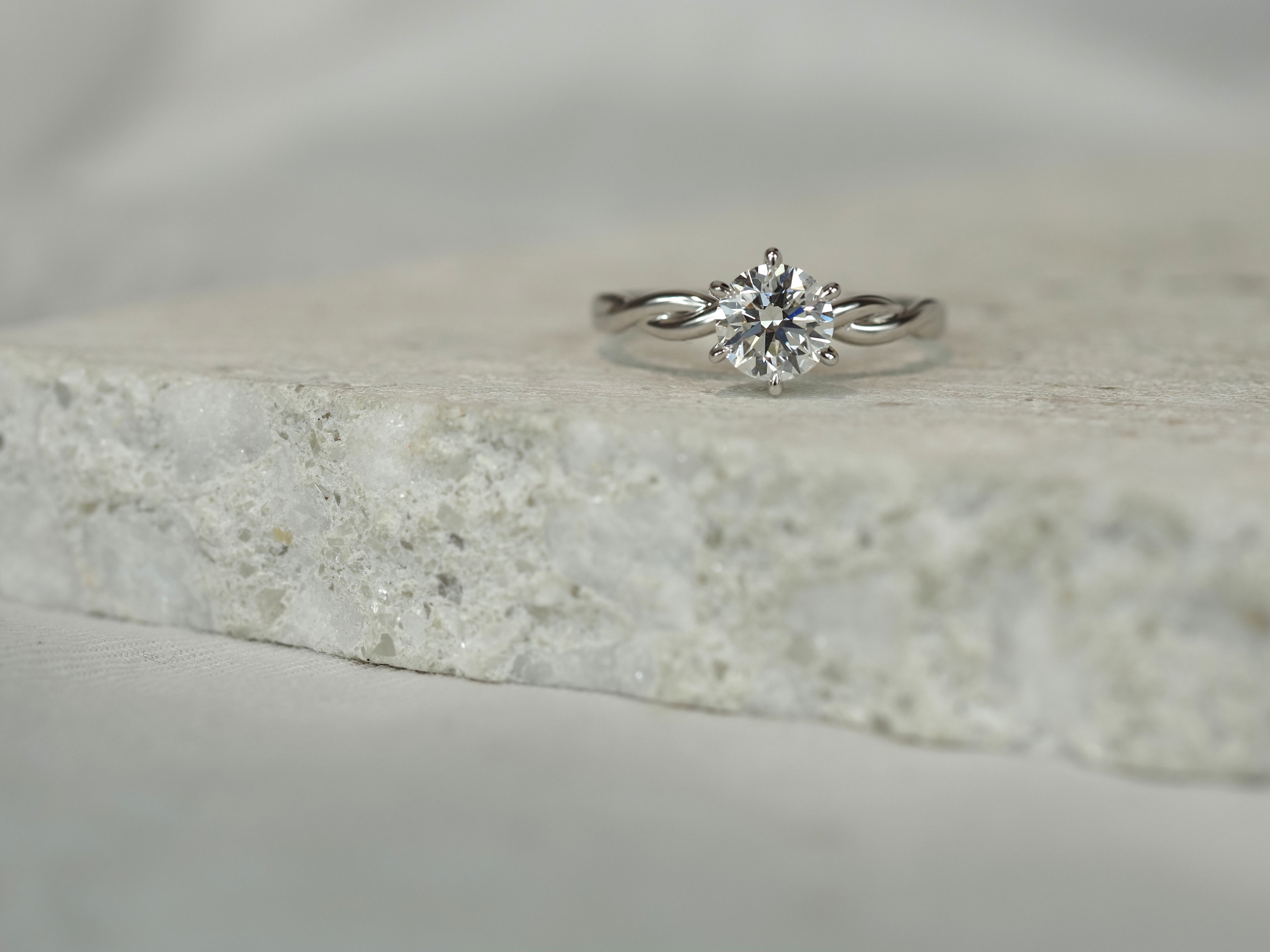 14ct White Gold Lab-Grown Round Brilliant Cut Diamond Ring, 1ct Centre
