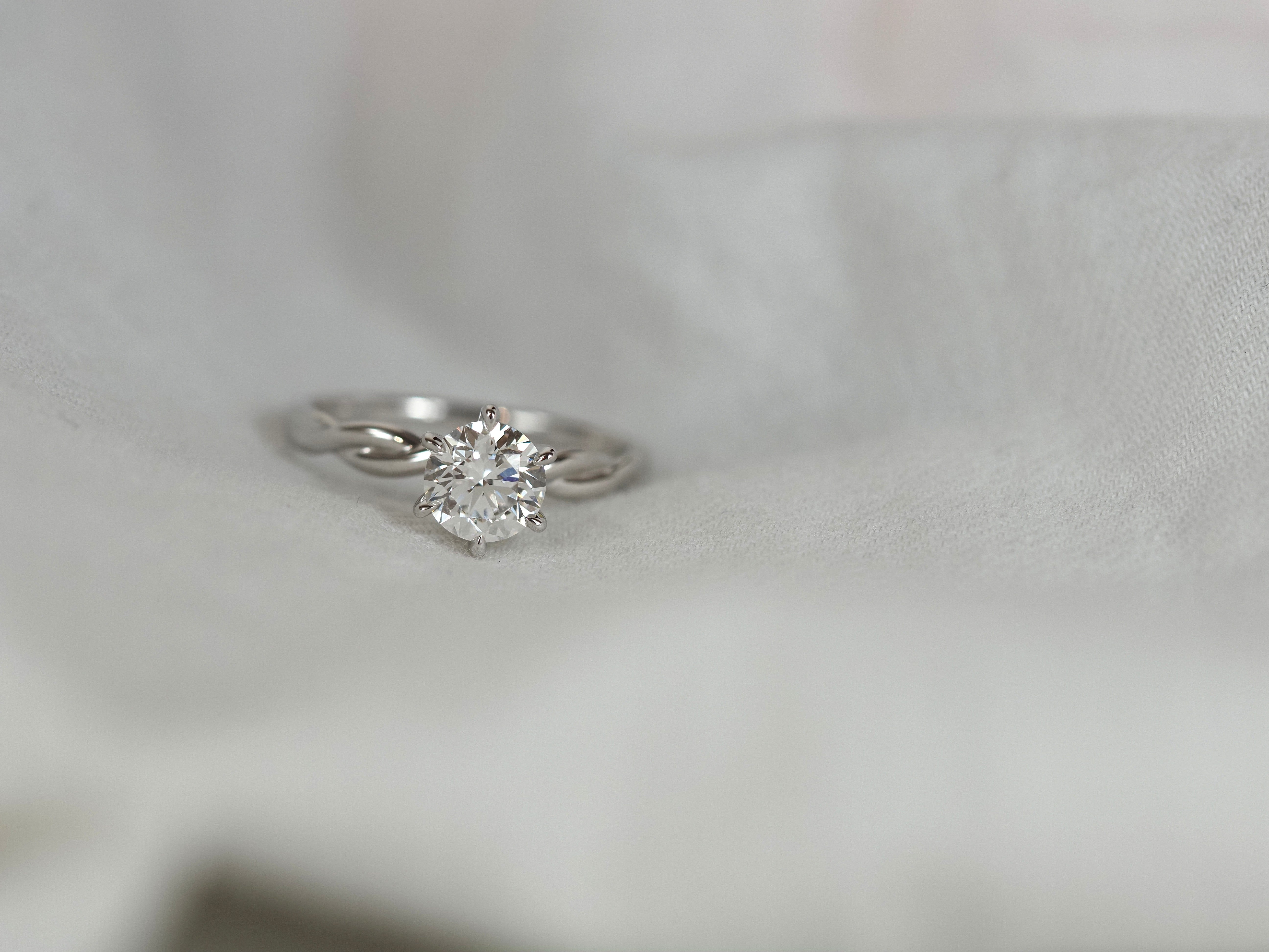 14ct White Gold Lab-Grown Round Brilliant Cut Diamond Ring, 1ct Centre