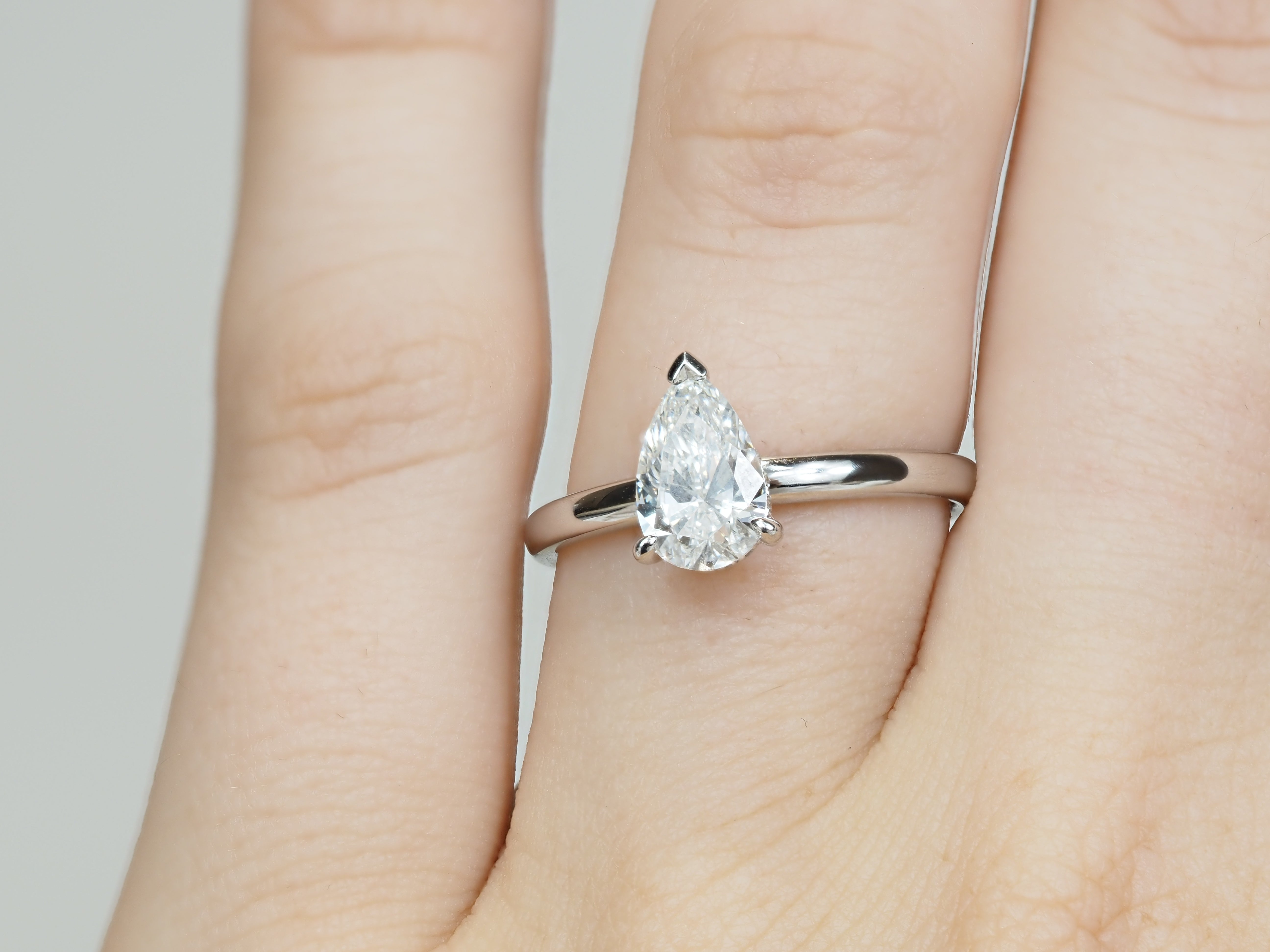 14ct White Gold Pear-Cut Lab-Grown Diamond Ring, 1ct Centre