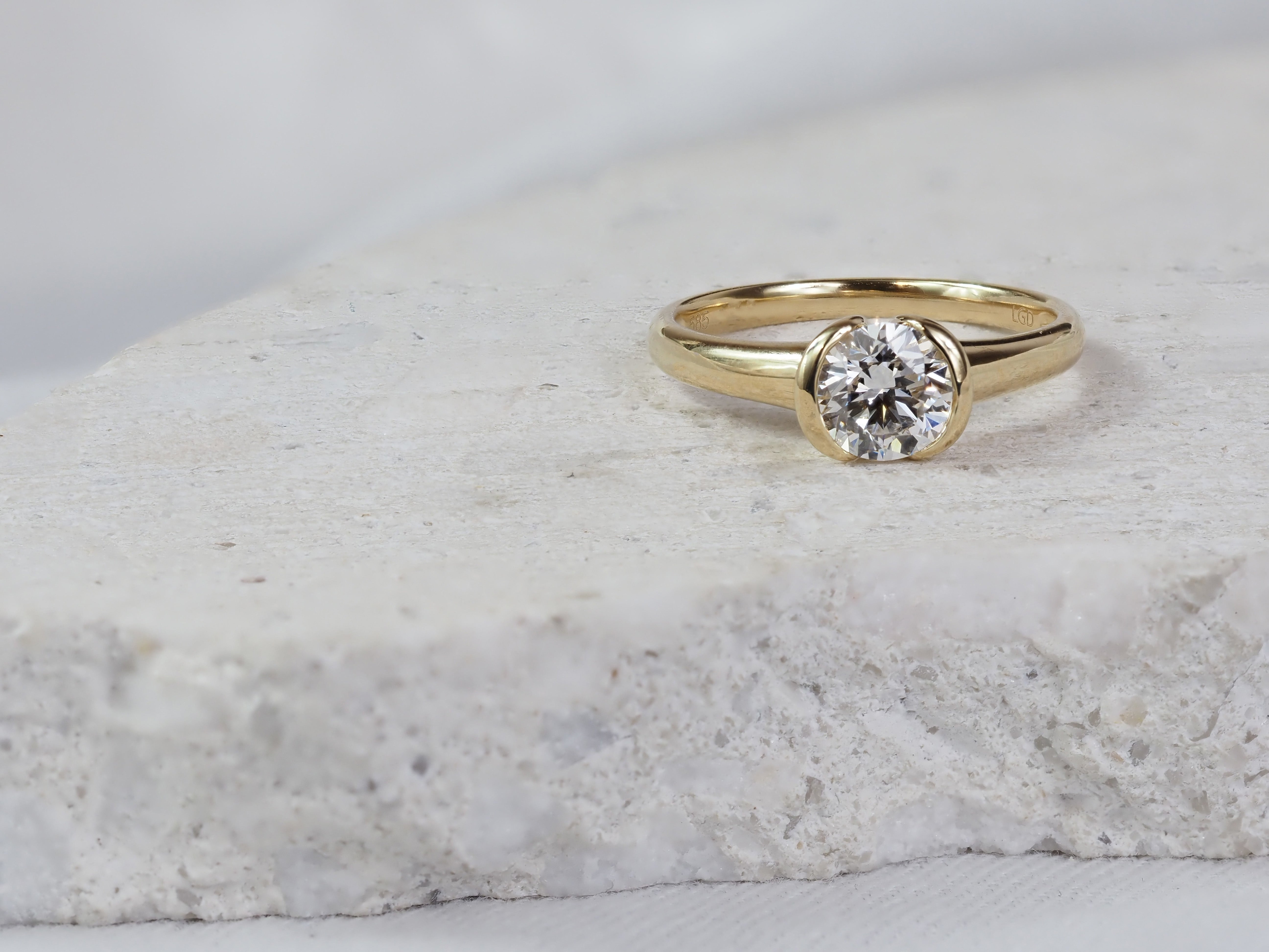 14ct Yellow Gold Round Lab-Grown Diamond Semi-Bezel Ring, 1.03ct