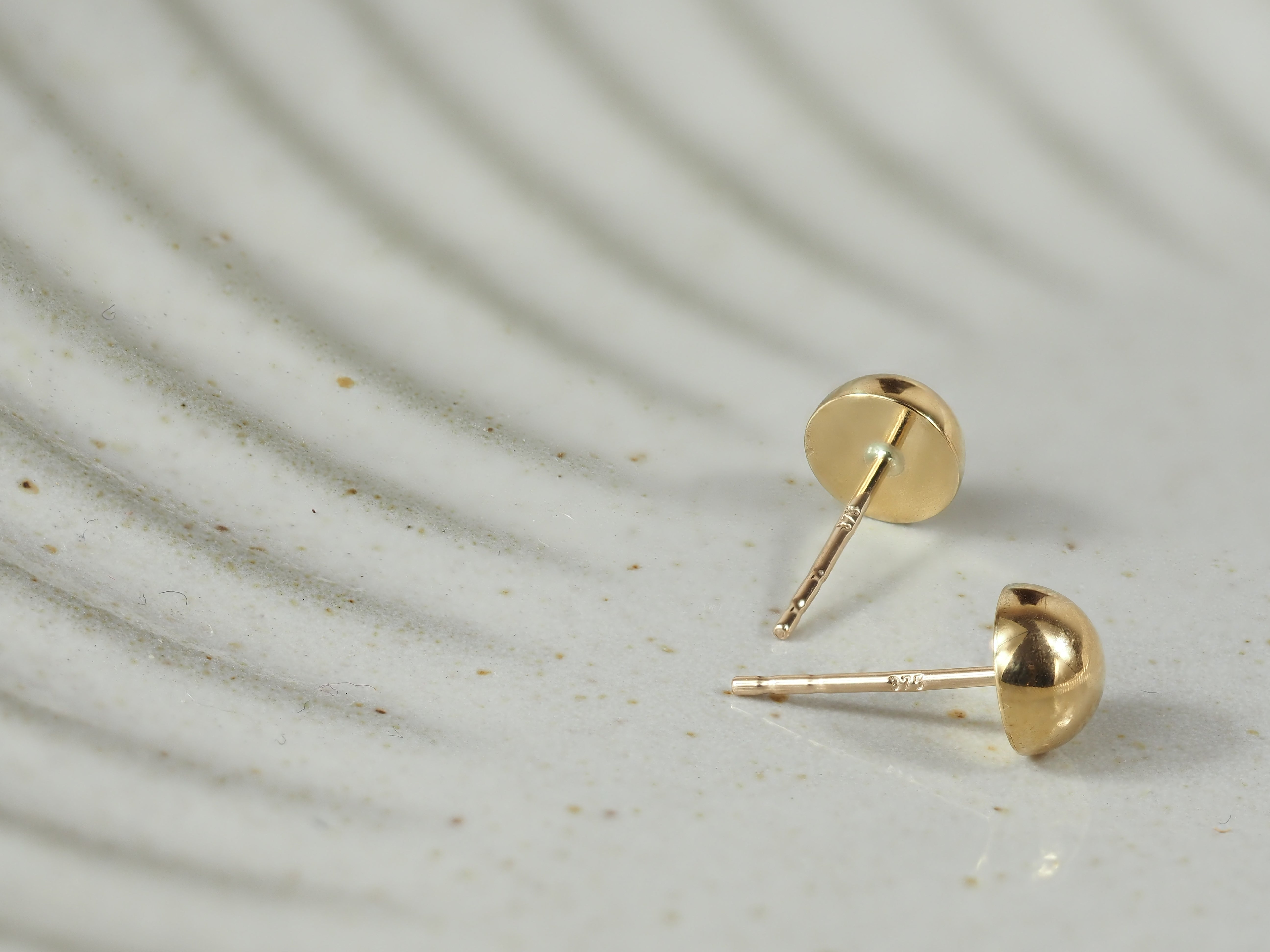 9ct Yellow Gold 6mm Domed Stud Earrings