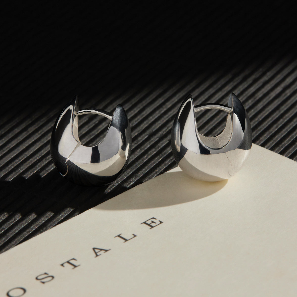 NAJO Mode Huggie Earring