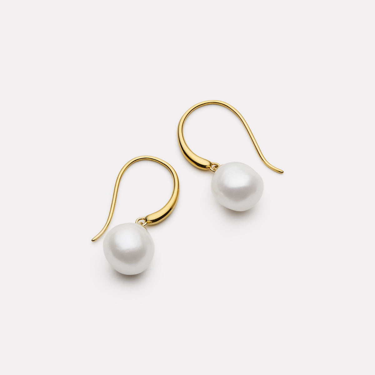 NAJO Ocean Glow Pearl Earrings Yellow Gold Plated