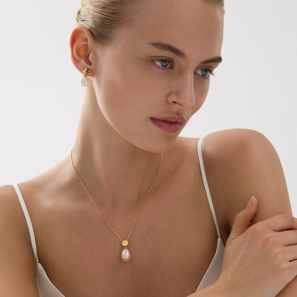 NAJO Ocean Drift Pearl Necklace Yellow Gold Plated
