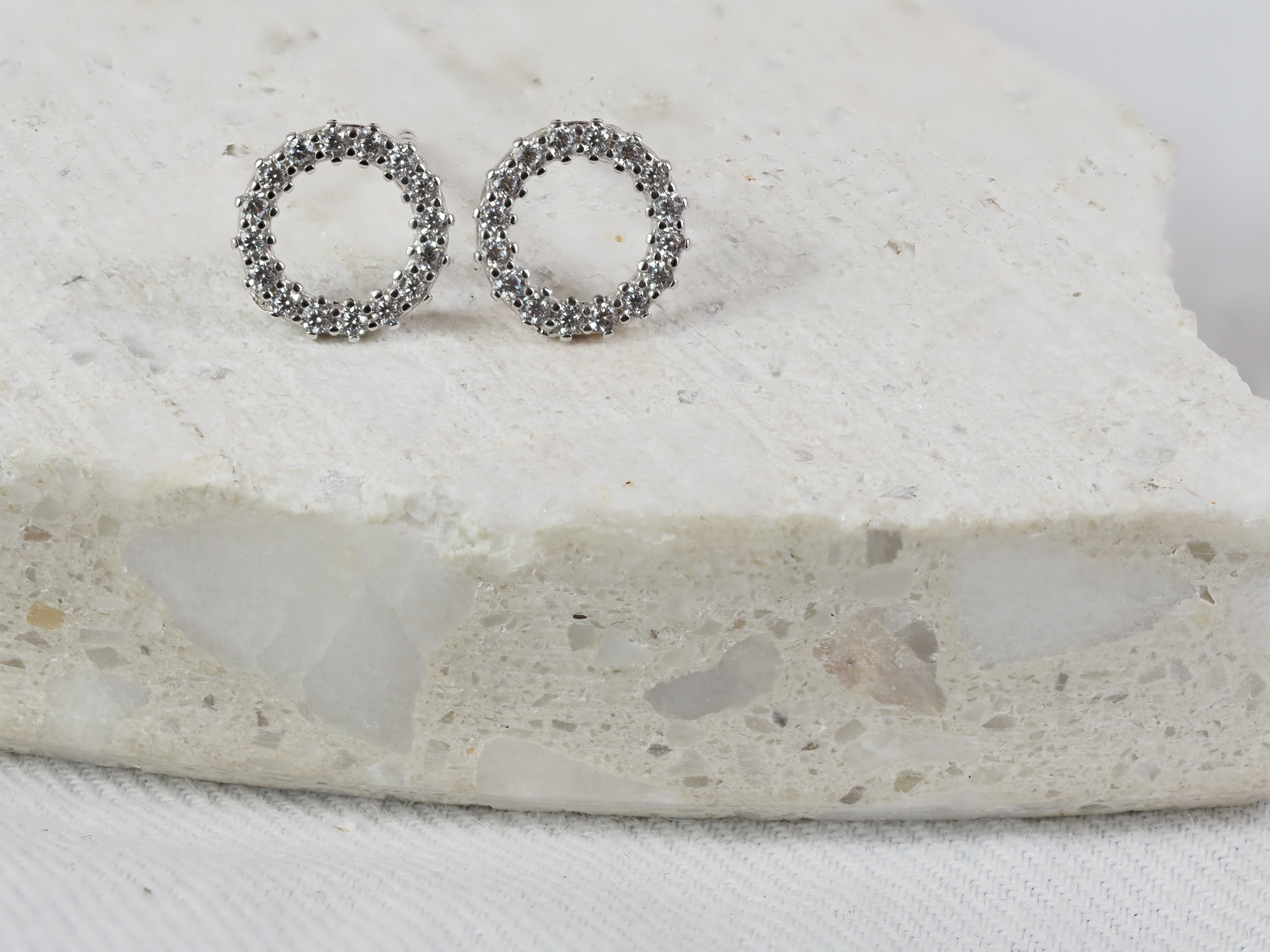 9ct White Gold Open Circle Stud Earrings