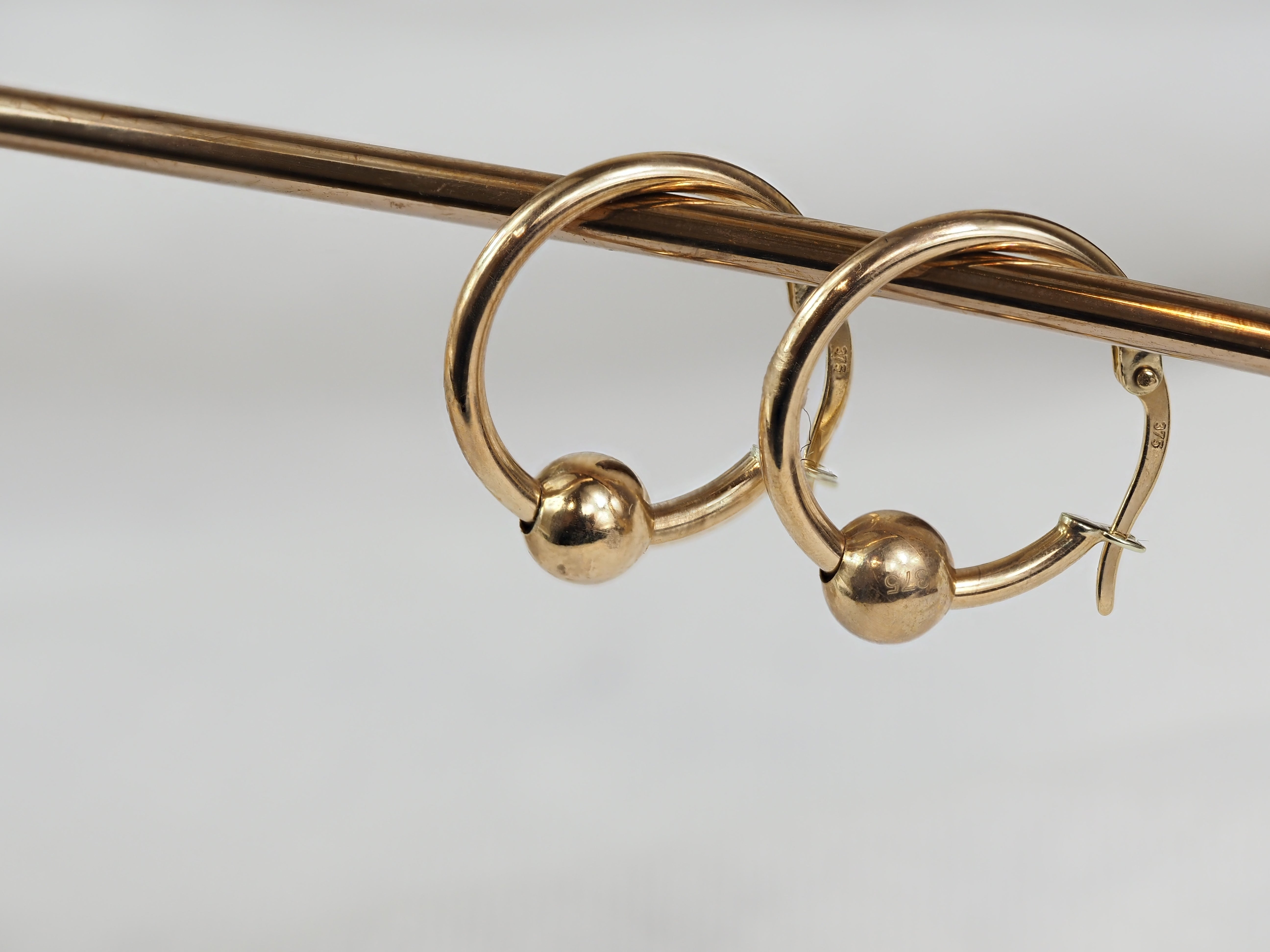 9ct Yellow Gold Hoops Earrings with Sliding Ball