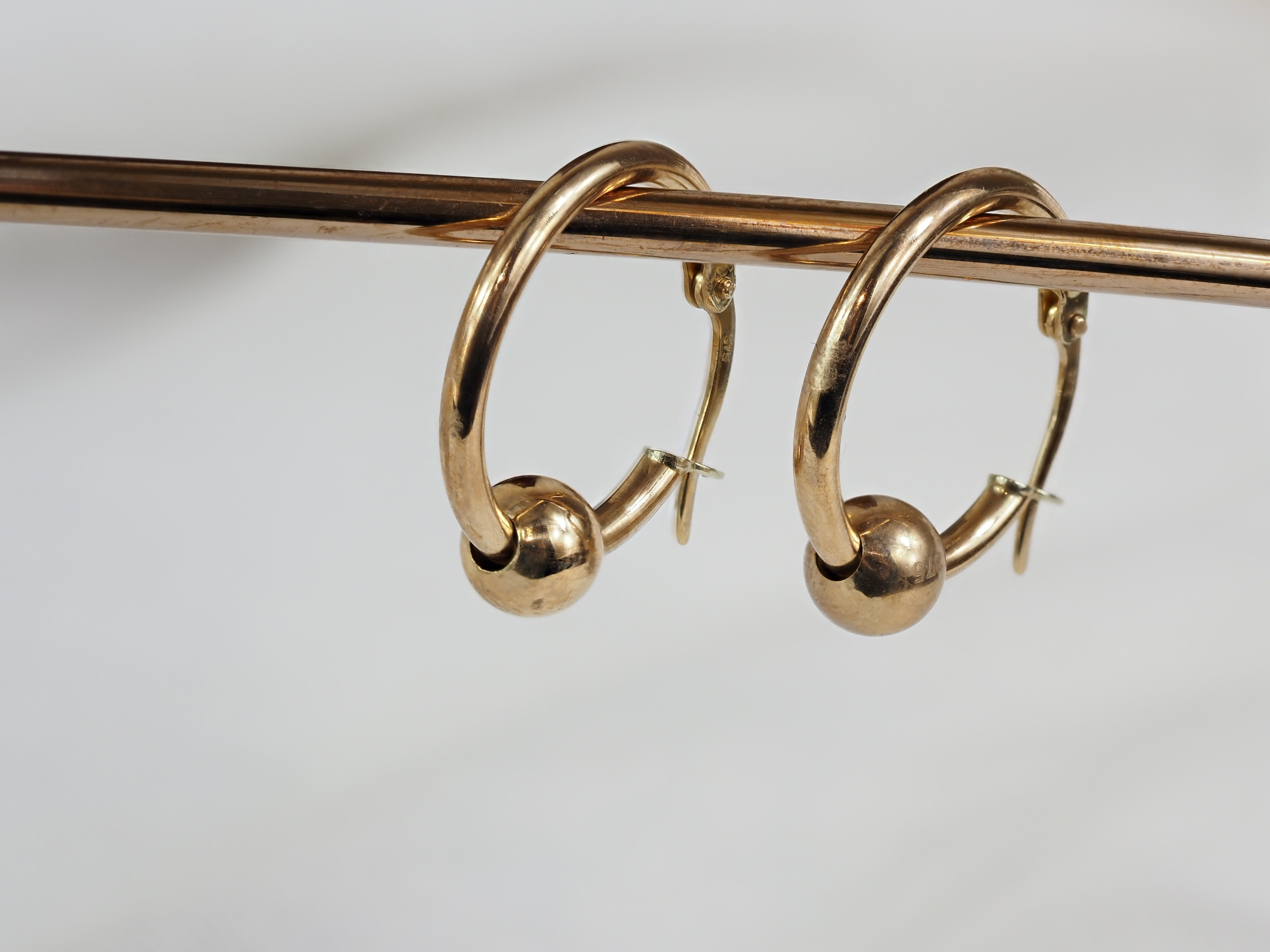 9ct Yellow Gold Hoops Earrings with Sliding Ball