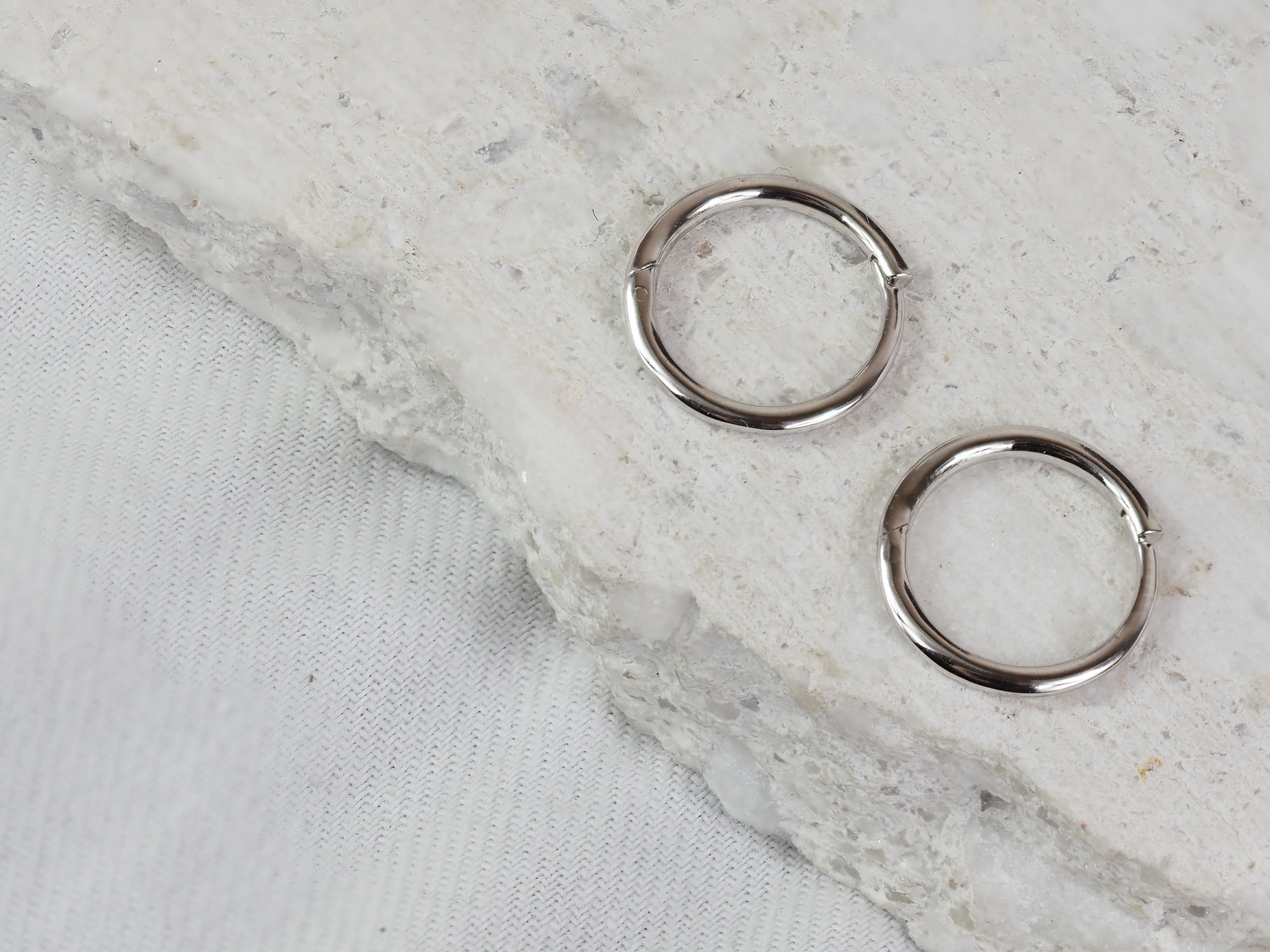 9ct White Gold Wire Huggie Earrings
