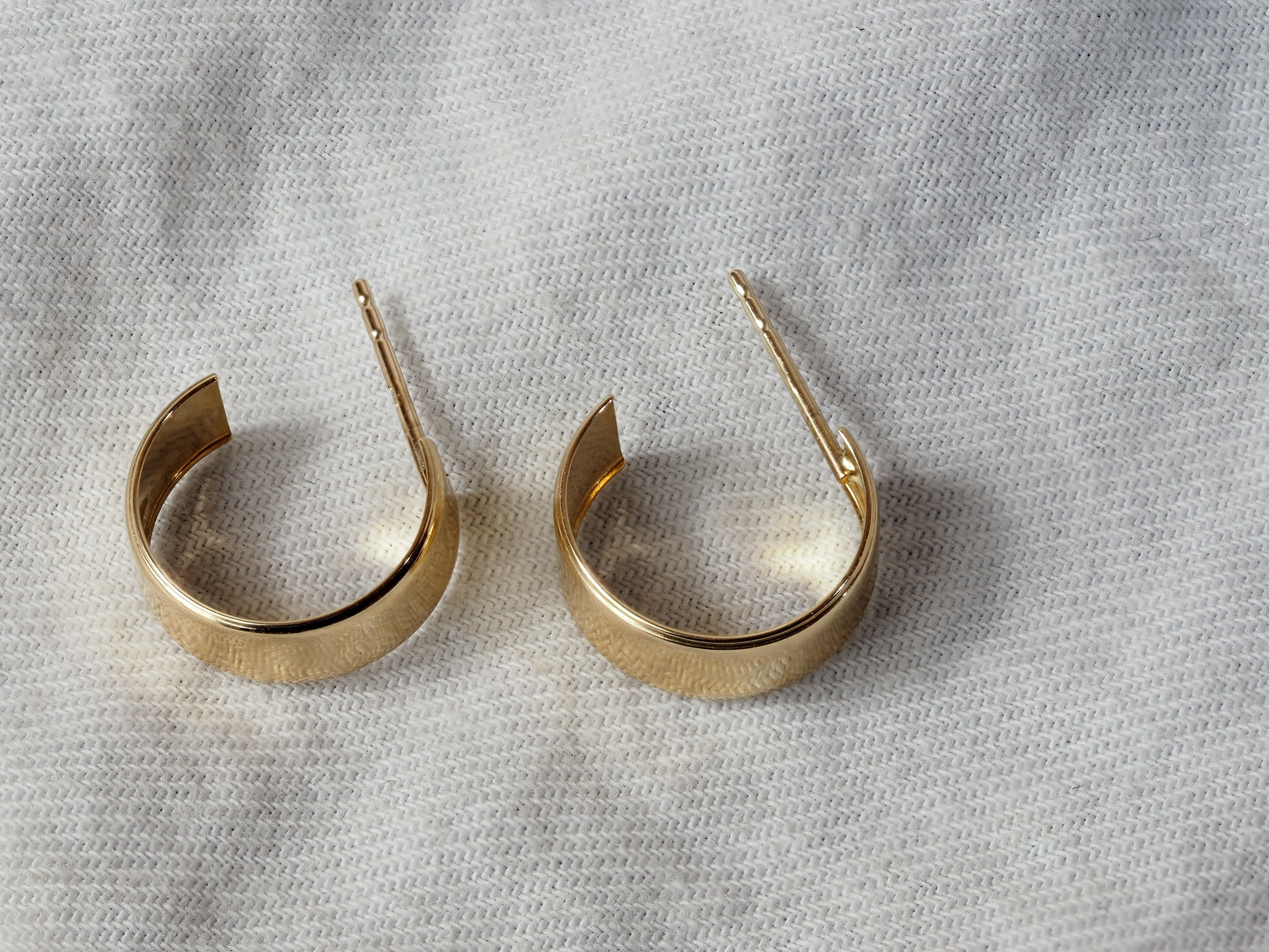 9ct Yellow Gold Flat Half Hoop Stud Earrings
