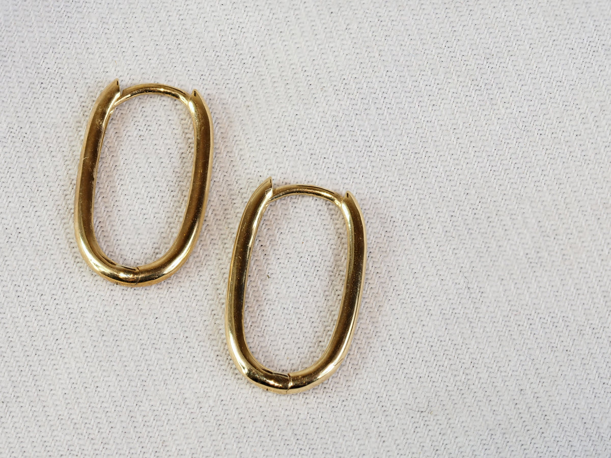9ct Yellow Gold Paperclip Oval Huggie Earrings