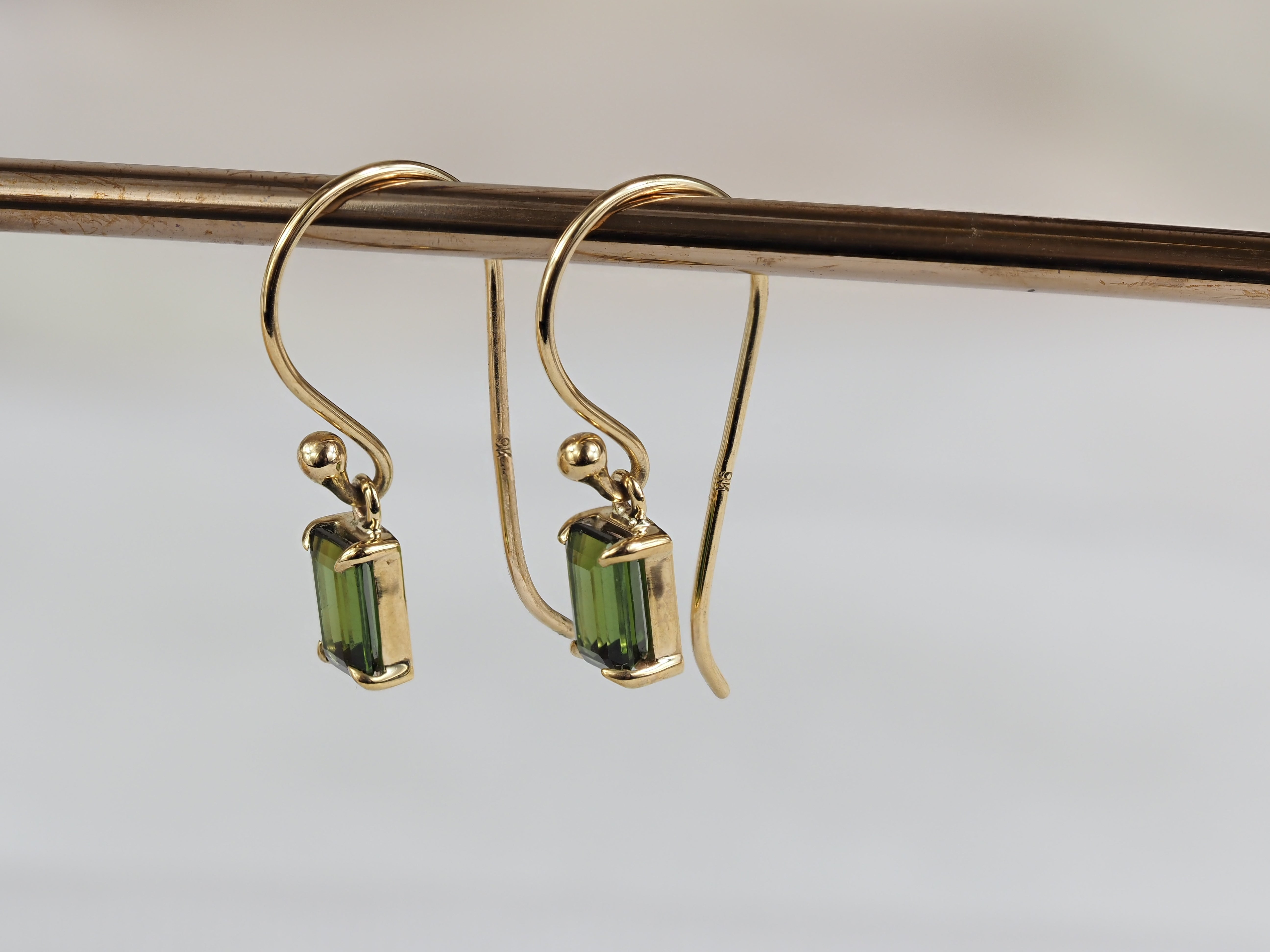 9ct Yellow Gold Green Tourmaline Shepard Hook Earrings