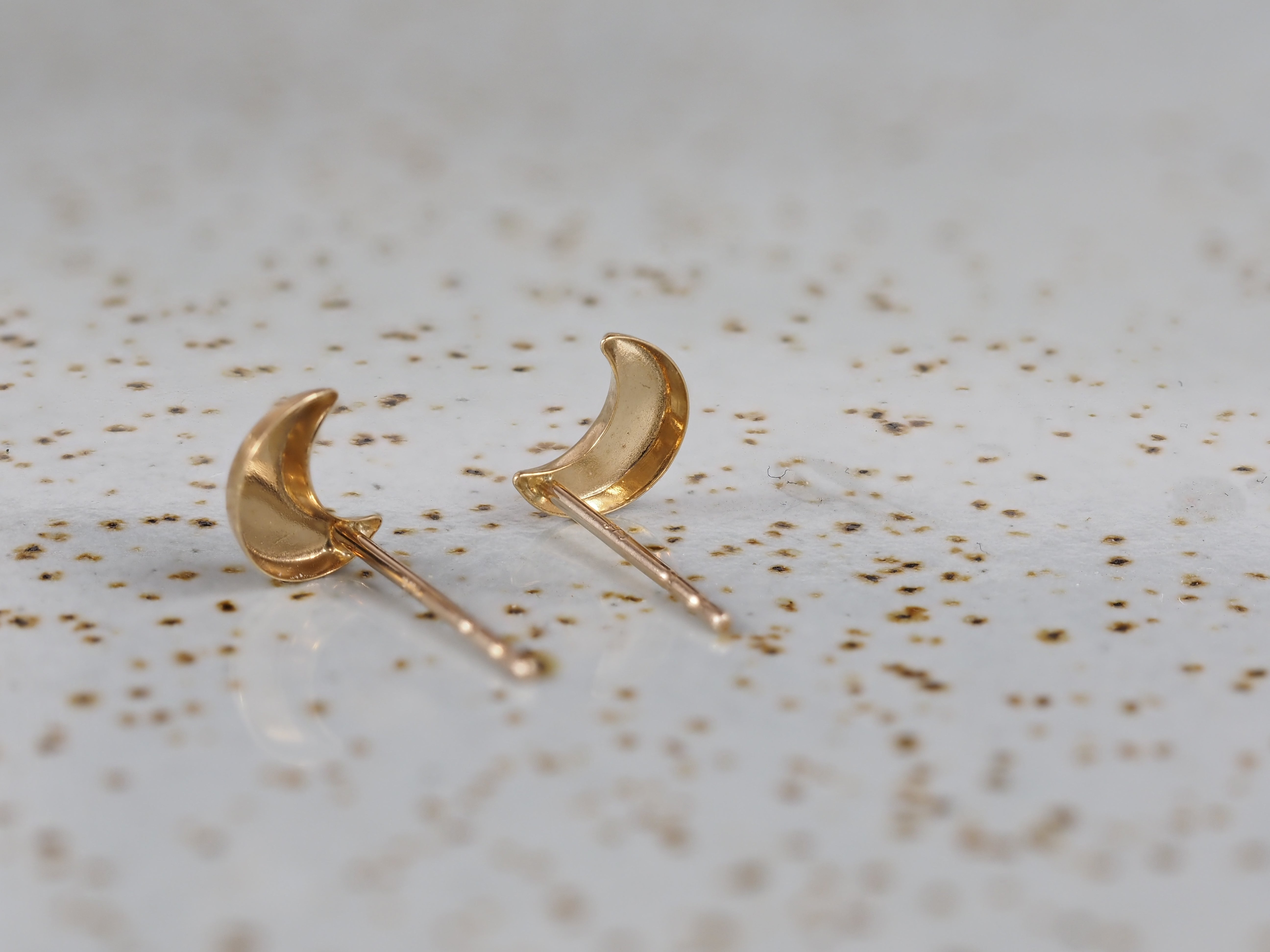 9ct Yellow Gold Crescent Moon Stud Earrings