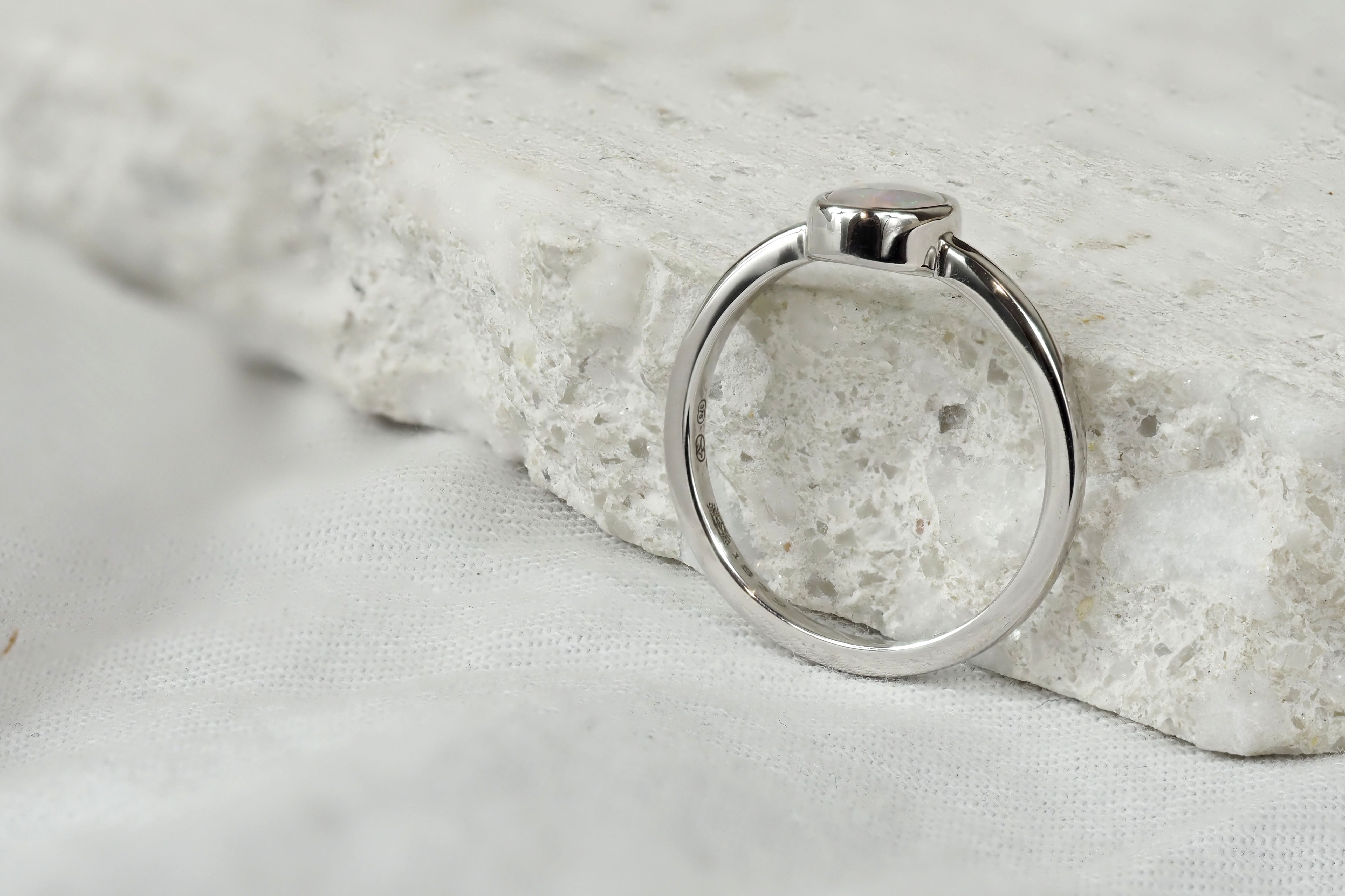 9ct White Gold Oval Opal Ring