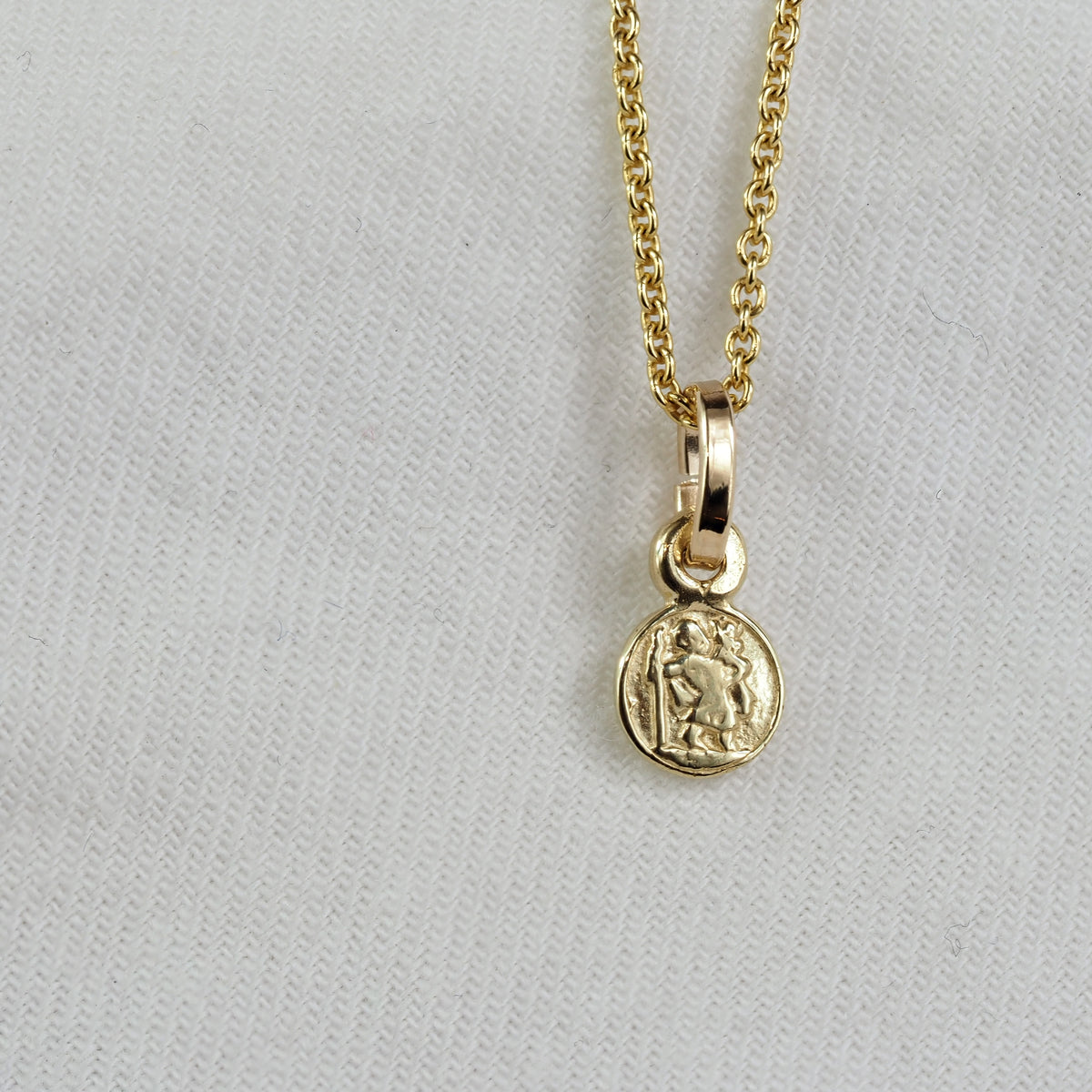 9ct Yellow Gold Round St Christopher Pendant