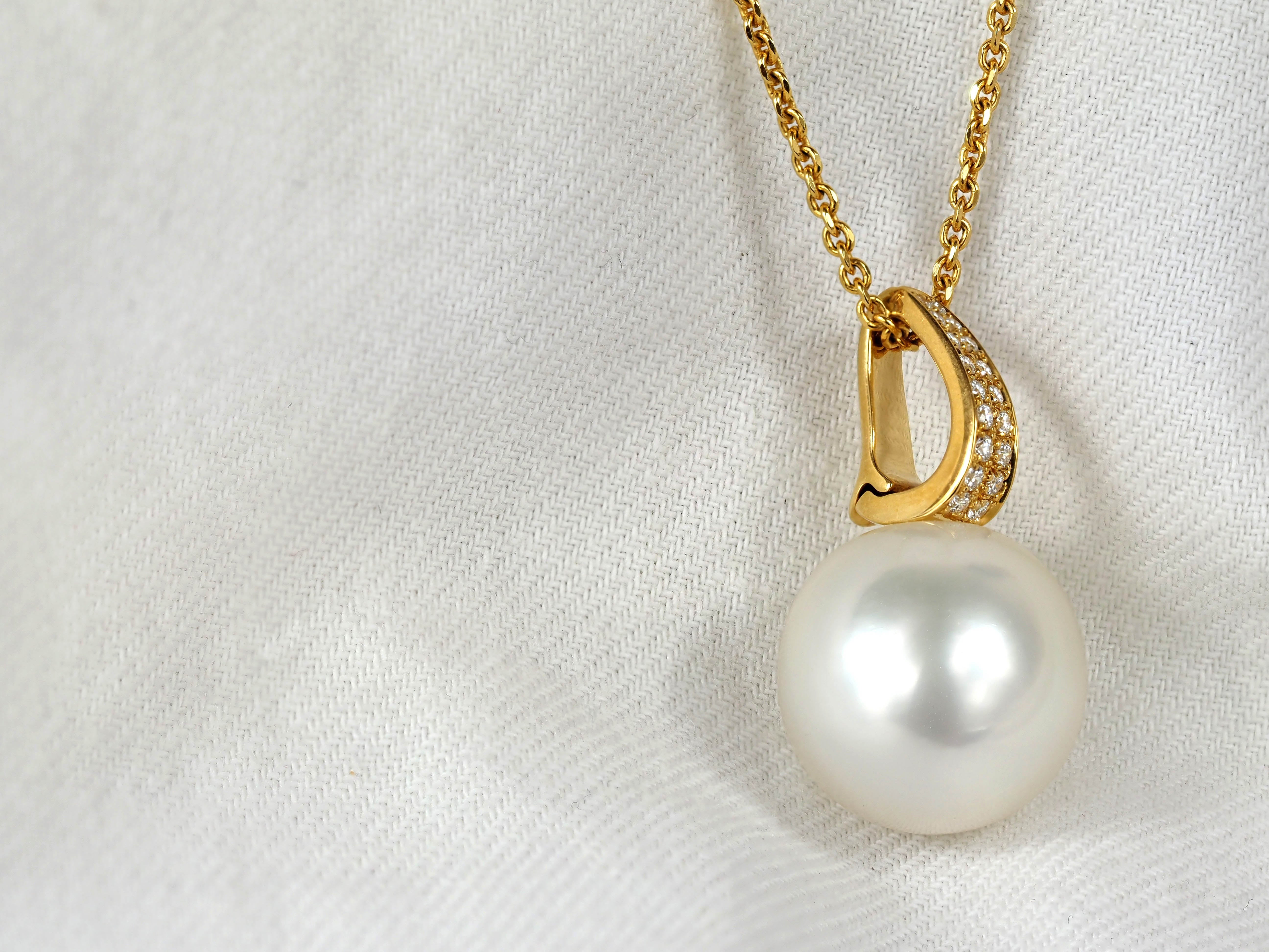 Autore 18ct Yellow Gold South Sea Pearl and Diamond Pendant, 13mm