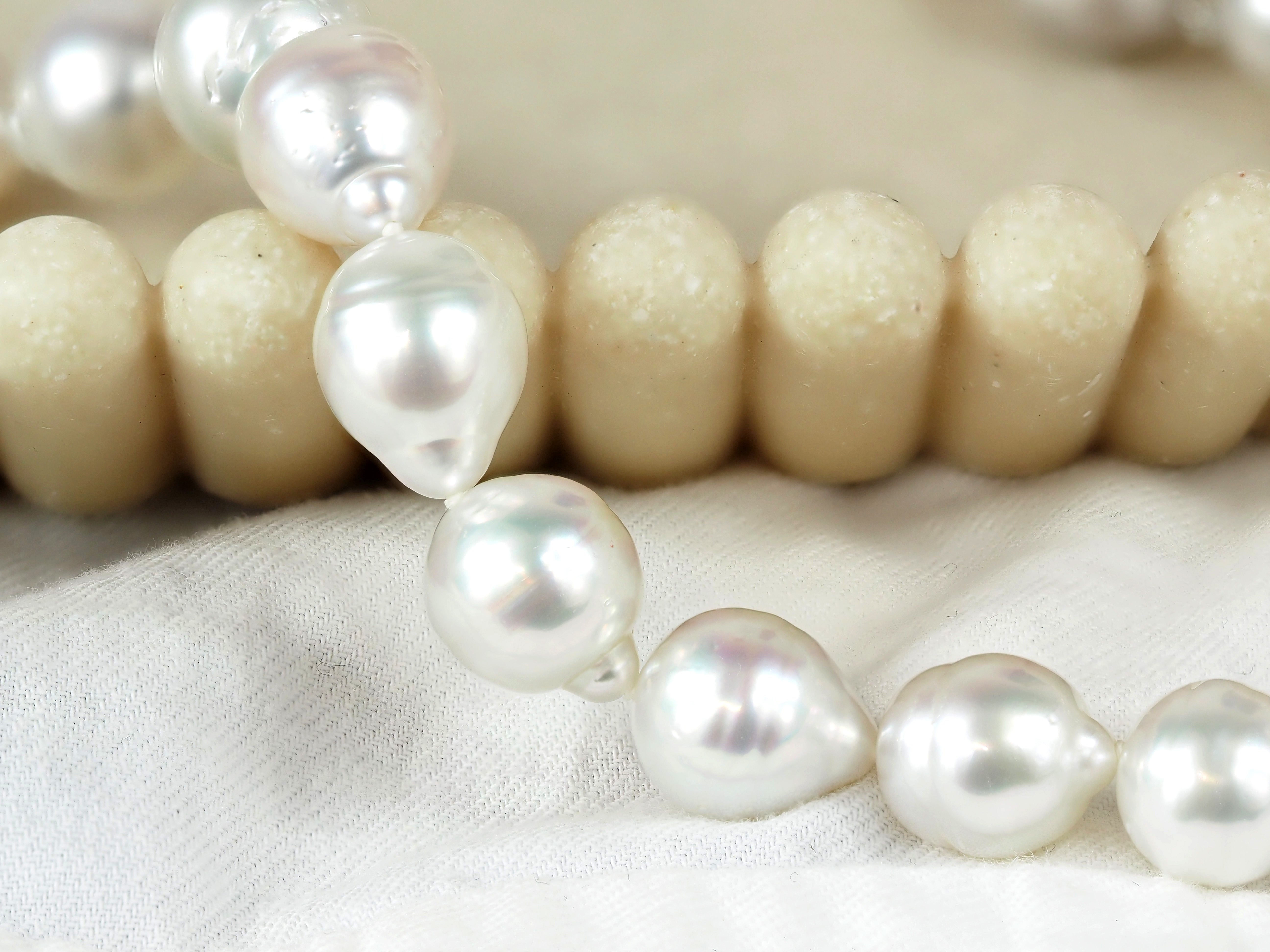 Autore 18ct White Gold South Sea Pearl Strand, 9-12mm