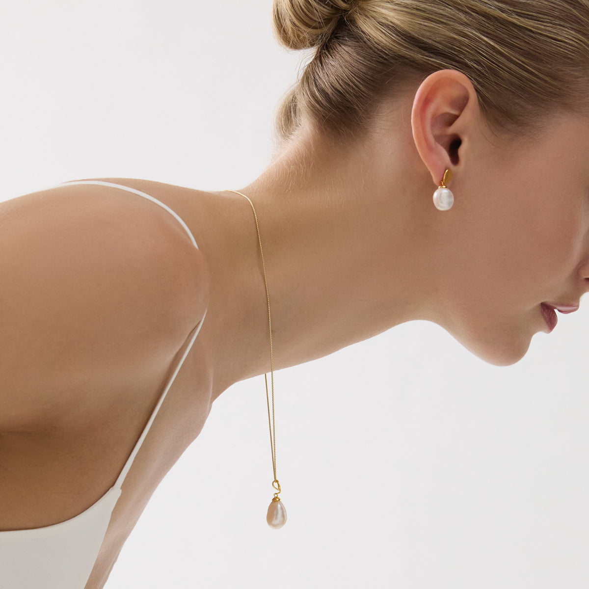 NAJO Ocean Drift Pearl Necklace Yellow Gold Plated