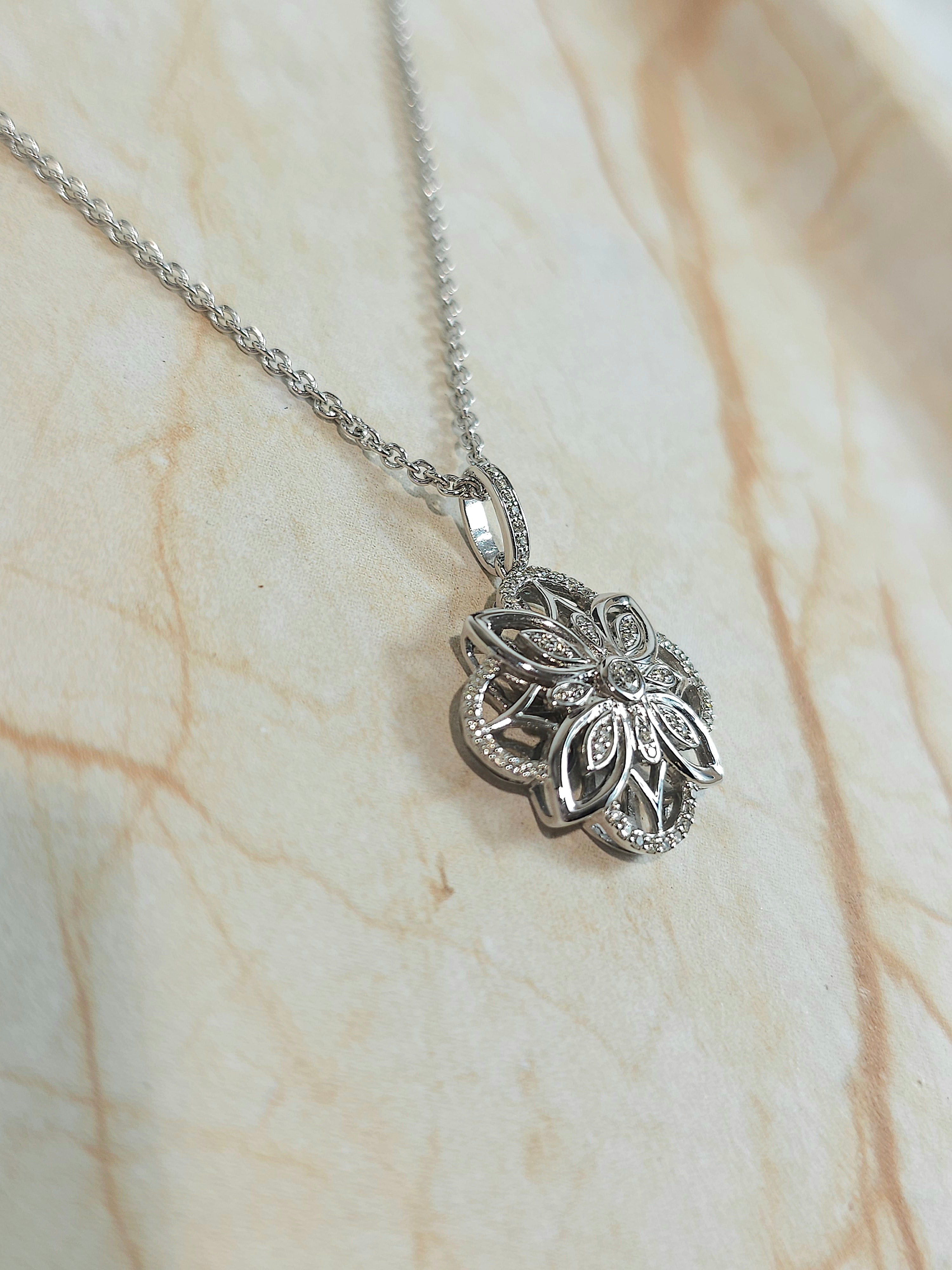 9ct White Gold Diamond Pendant, 0.25ct total