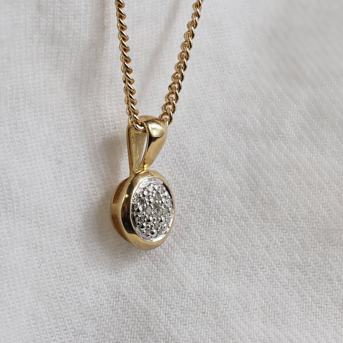 9ct Yellow Gold Diamond Cluster Pendant