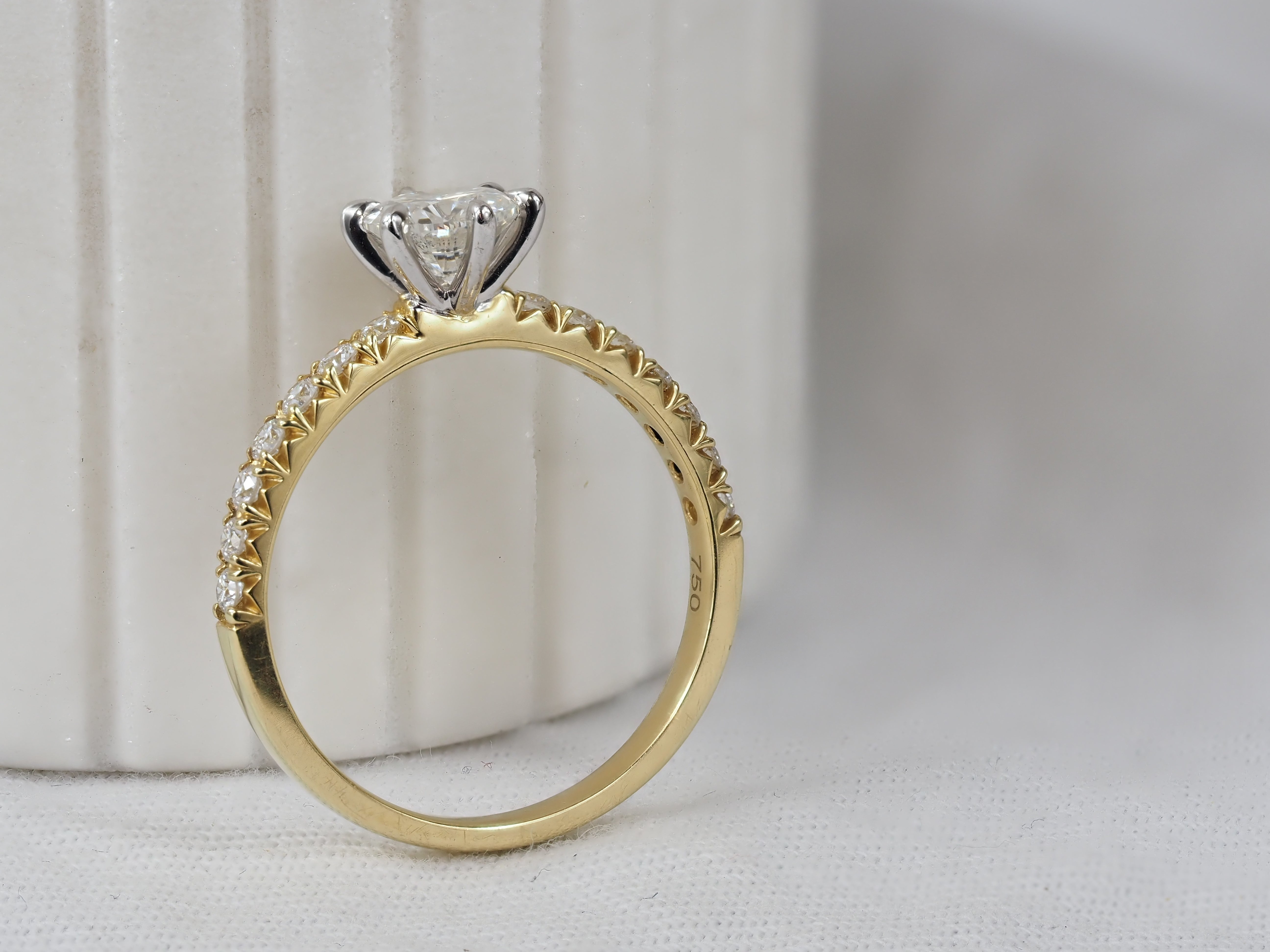 18ct Yellow and White Gold Round Brillant Cut Diamond Engagement Ring, 0.70 carat Centre