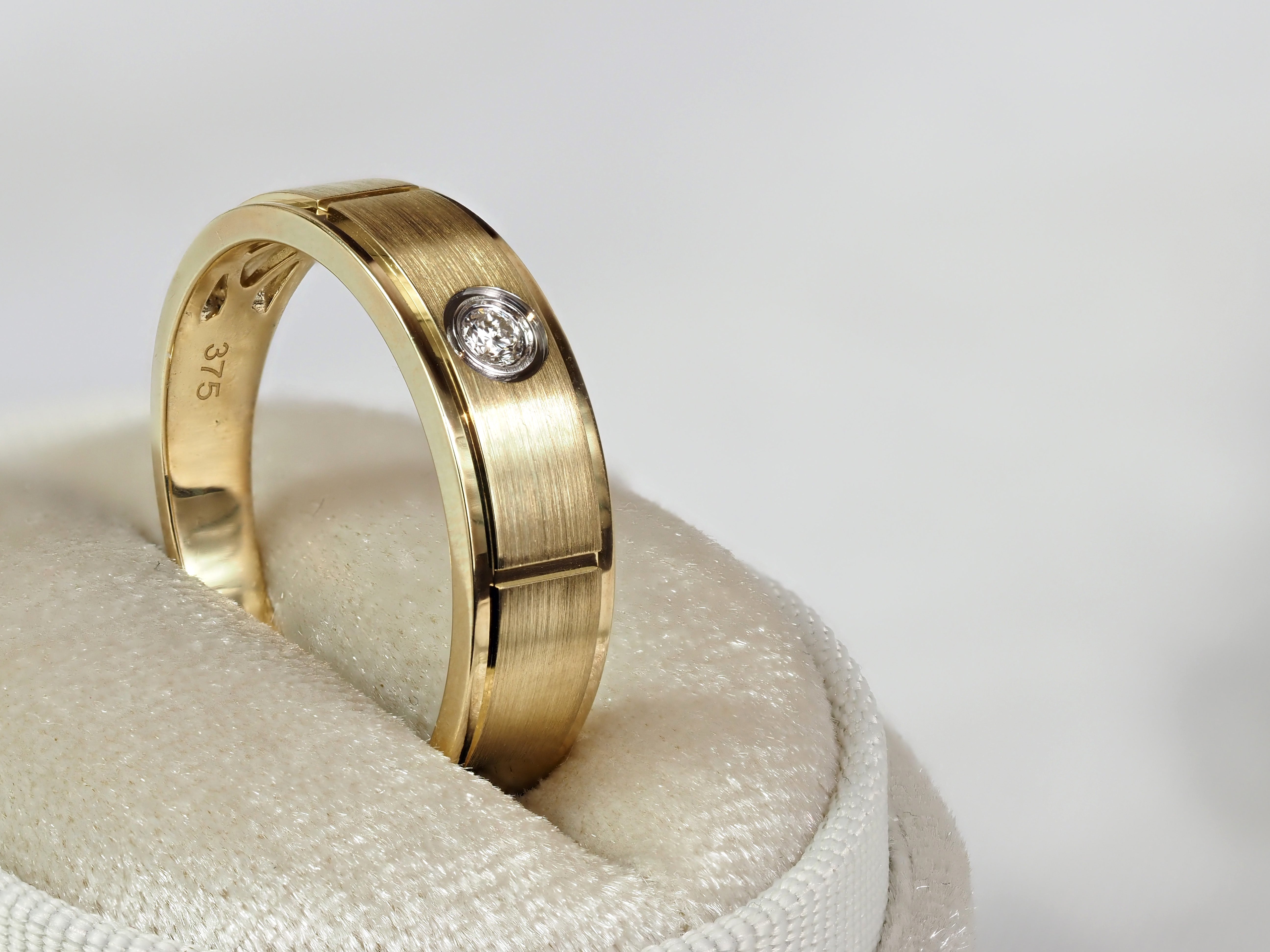 9ct Yellow and White Gold Satin-Finish Diamond Ring, 0.05ct