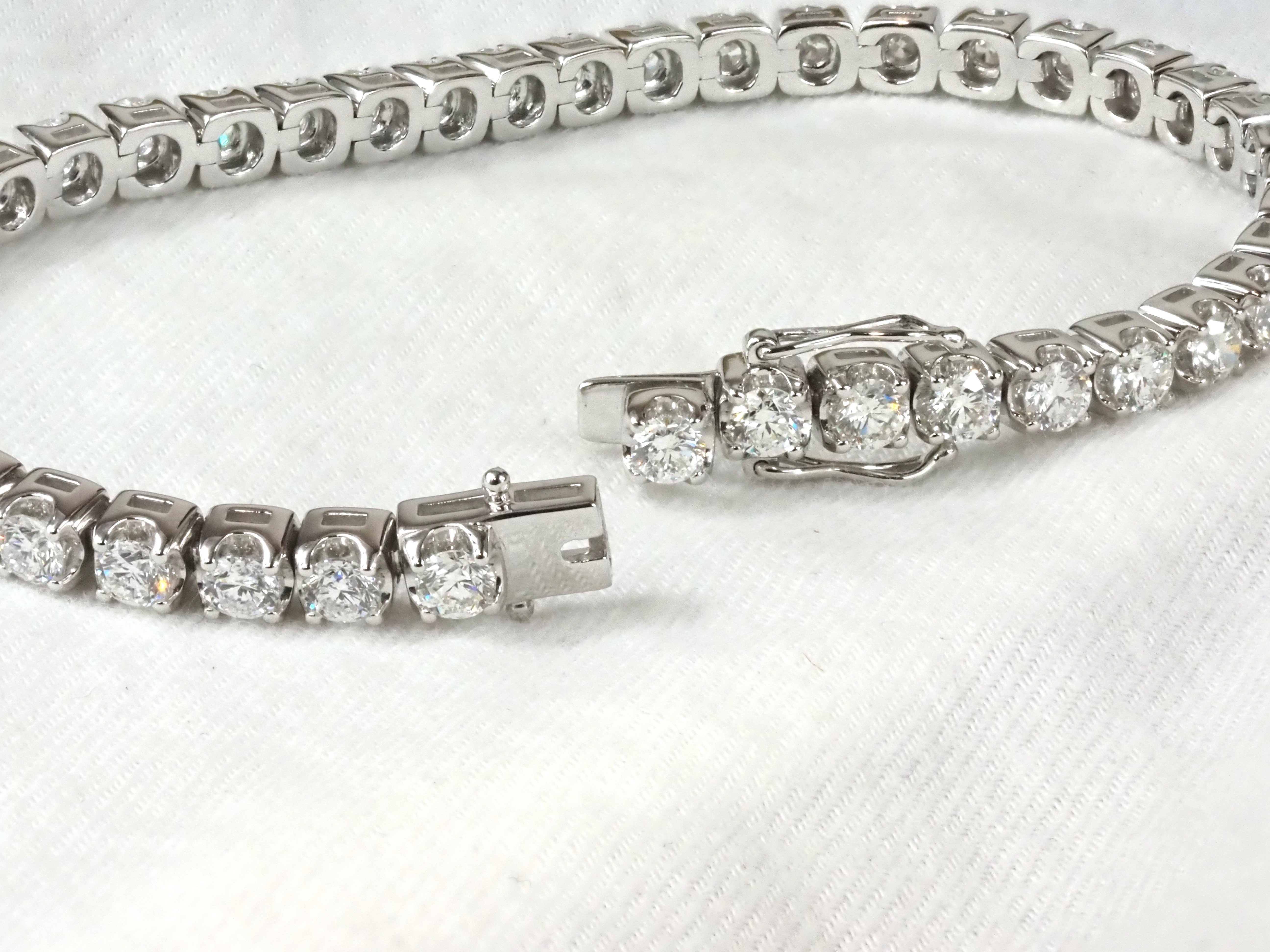 18ct White Gold Natural Round Brilliant Cut Tennis Bracelet, 6.01ct