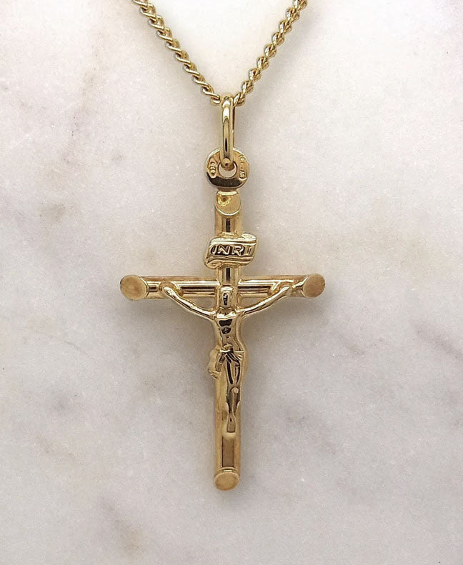 9ct gold crucifix pendant